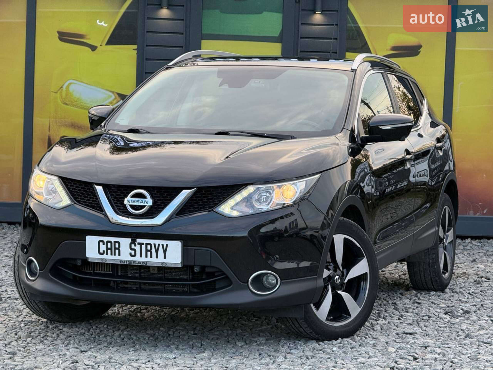 NISSAN QASHQAI 2015