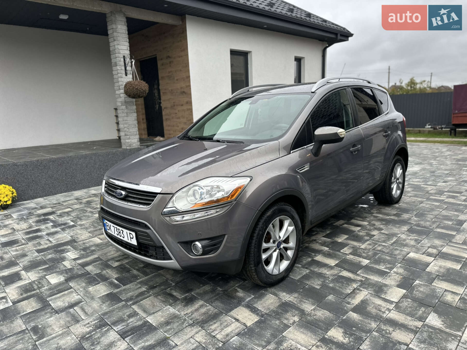 Головне фото звіту автомобіля FORD KUGA 2012
