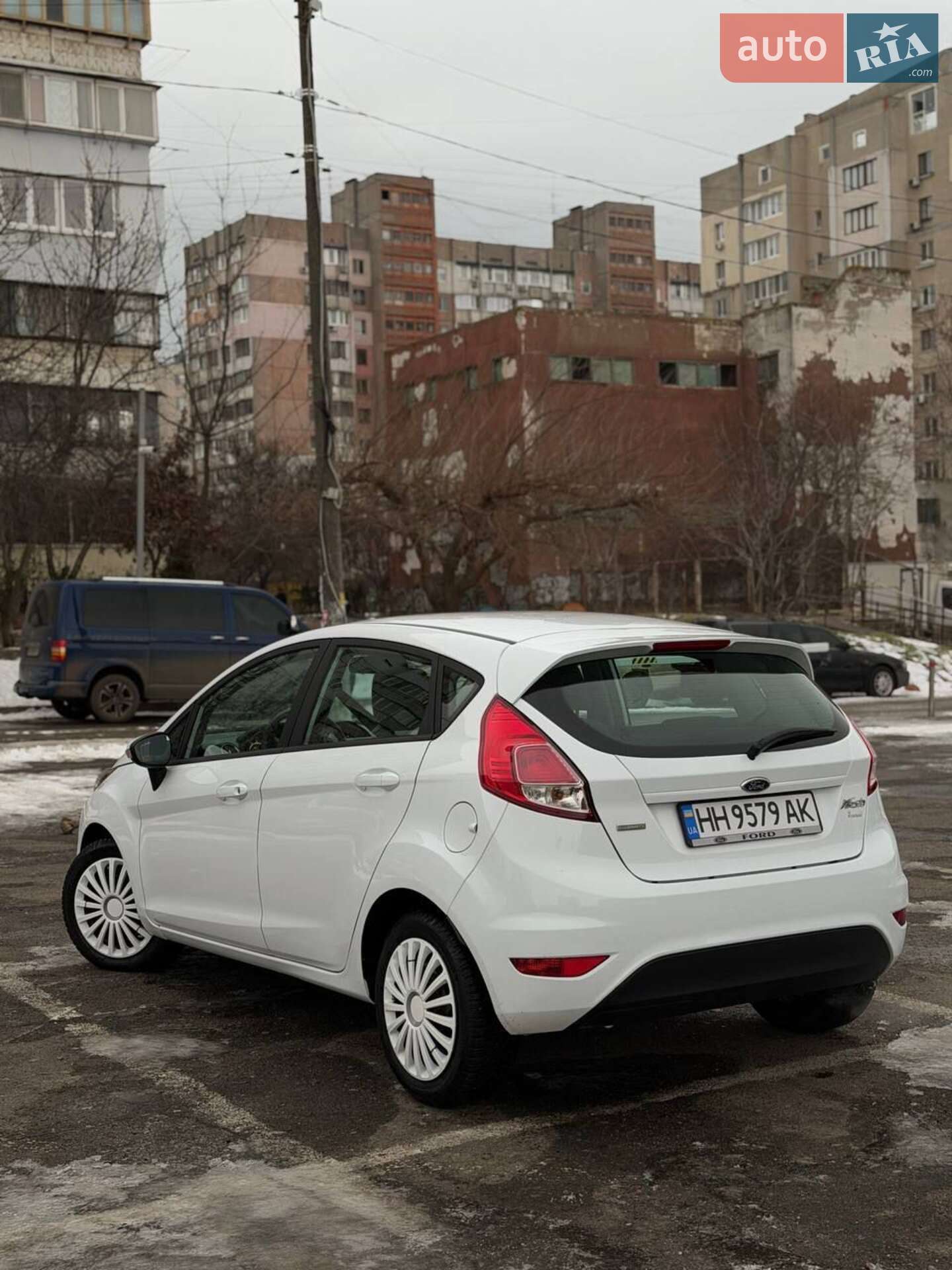 Головне фото звіту автомобіля FORD FIESTA 2015