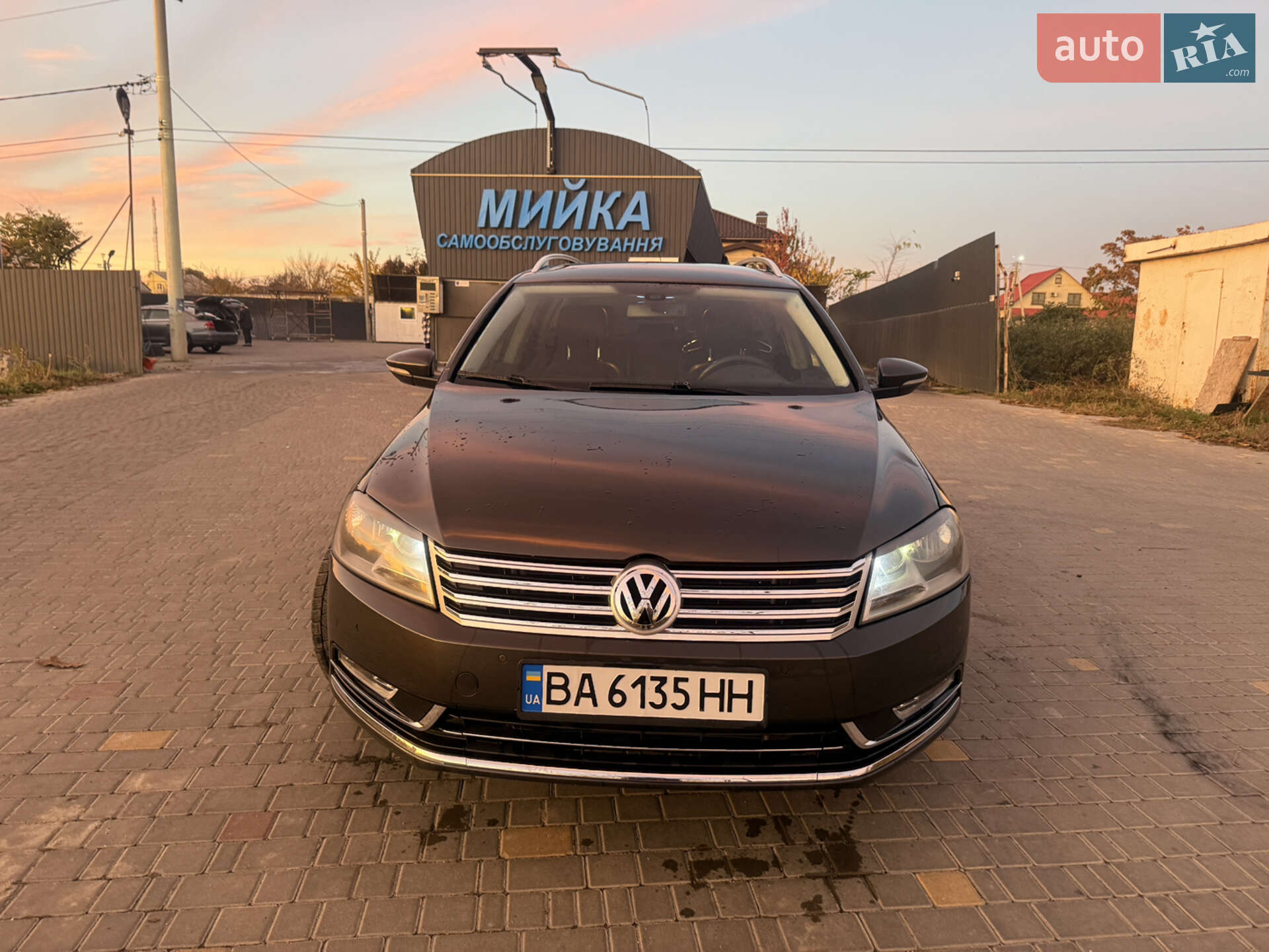 VOLKSWAGEN PASSAT 2012