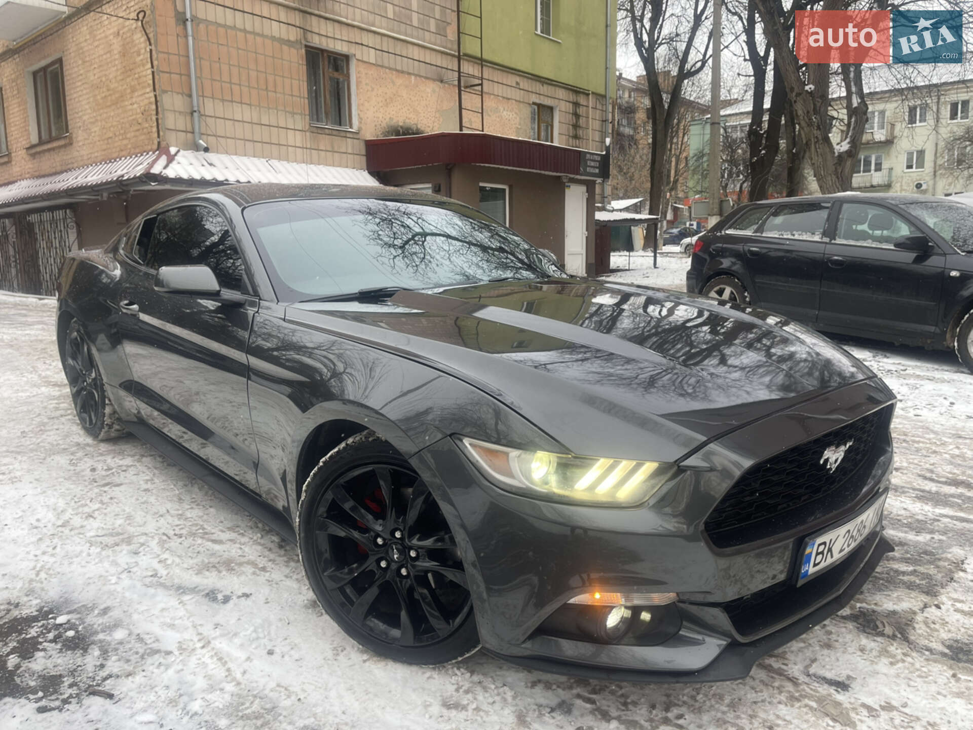 FORD MUSTANG