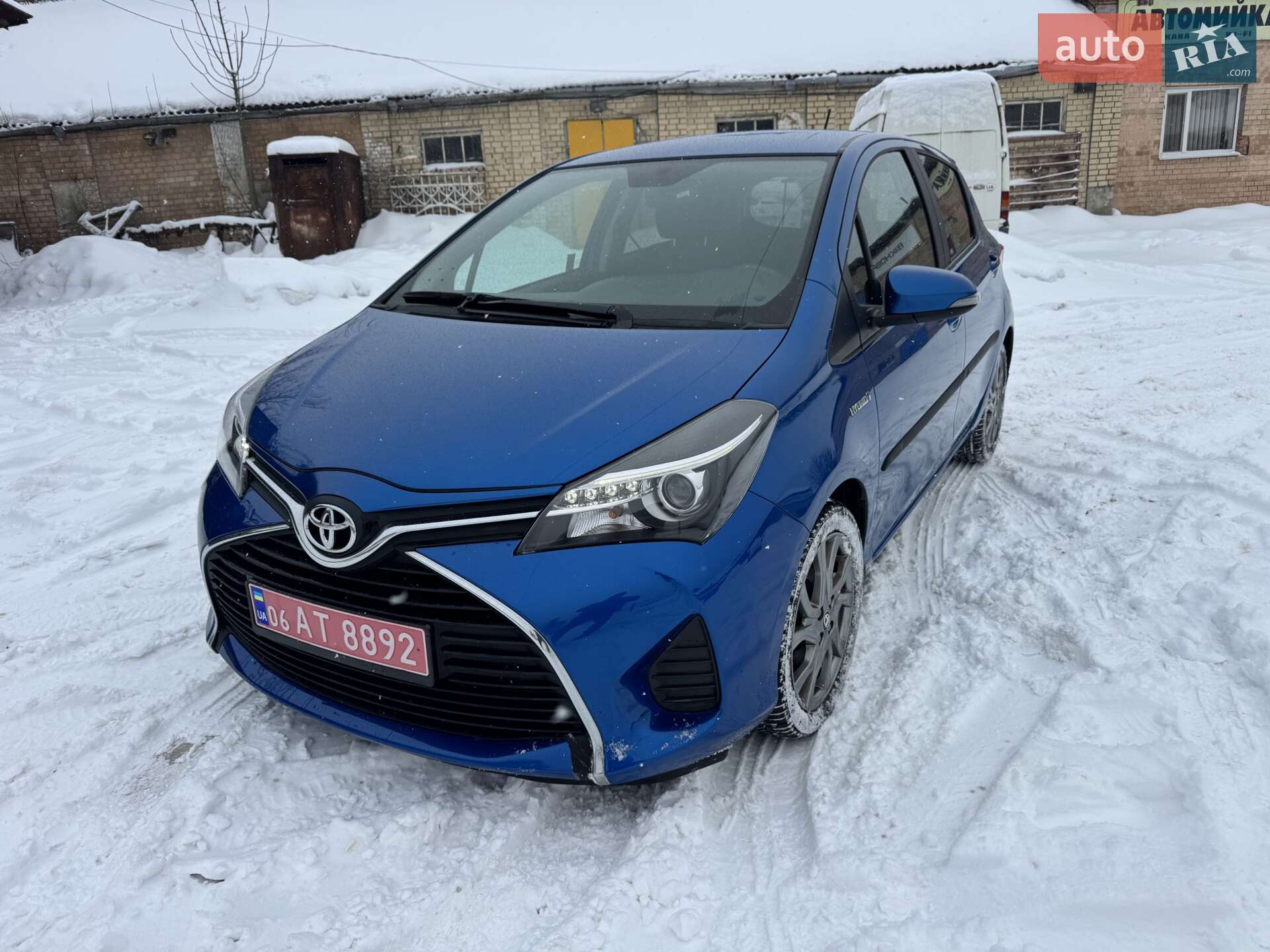 TOYOTA YARIS 2016