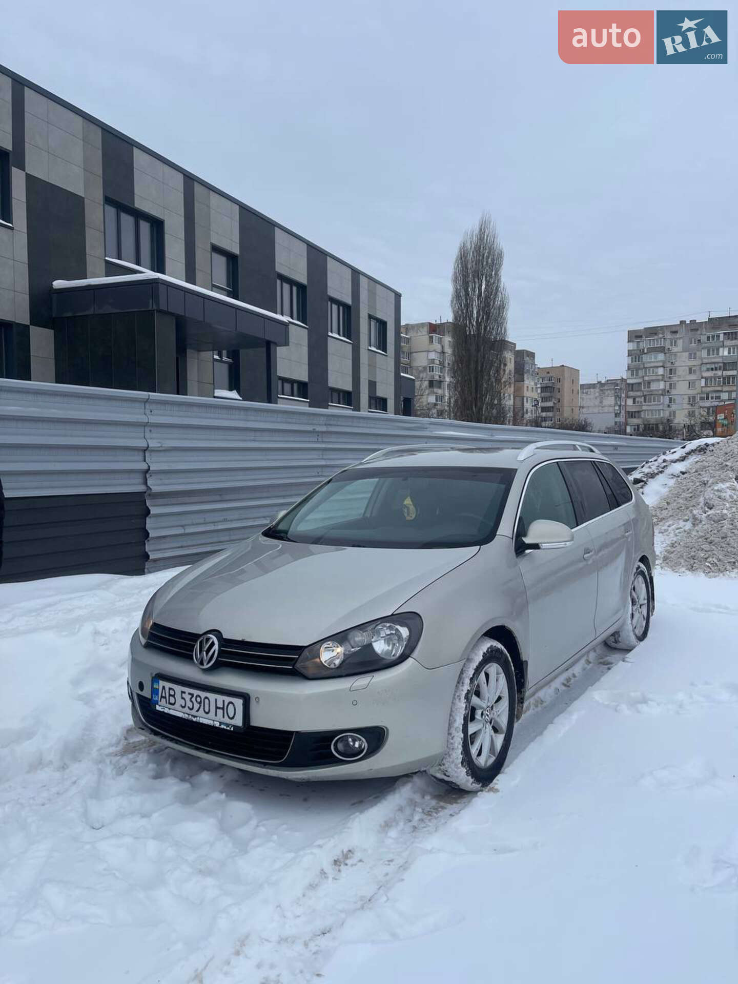 VOLKSWAGEN GOLF 2010