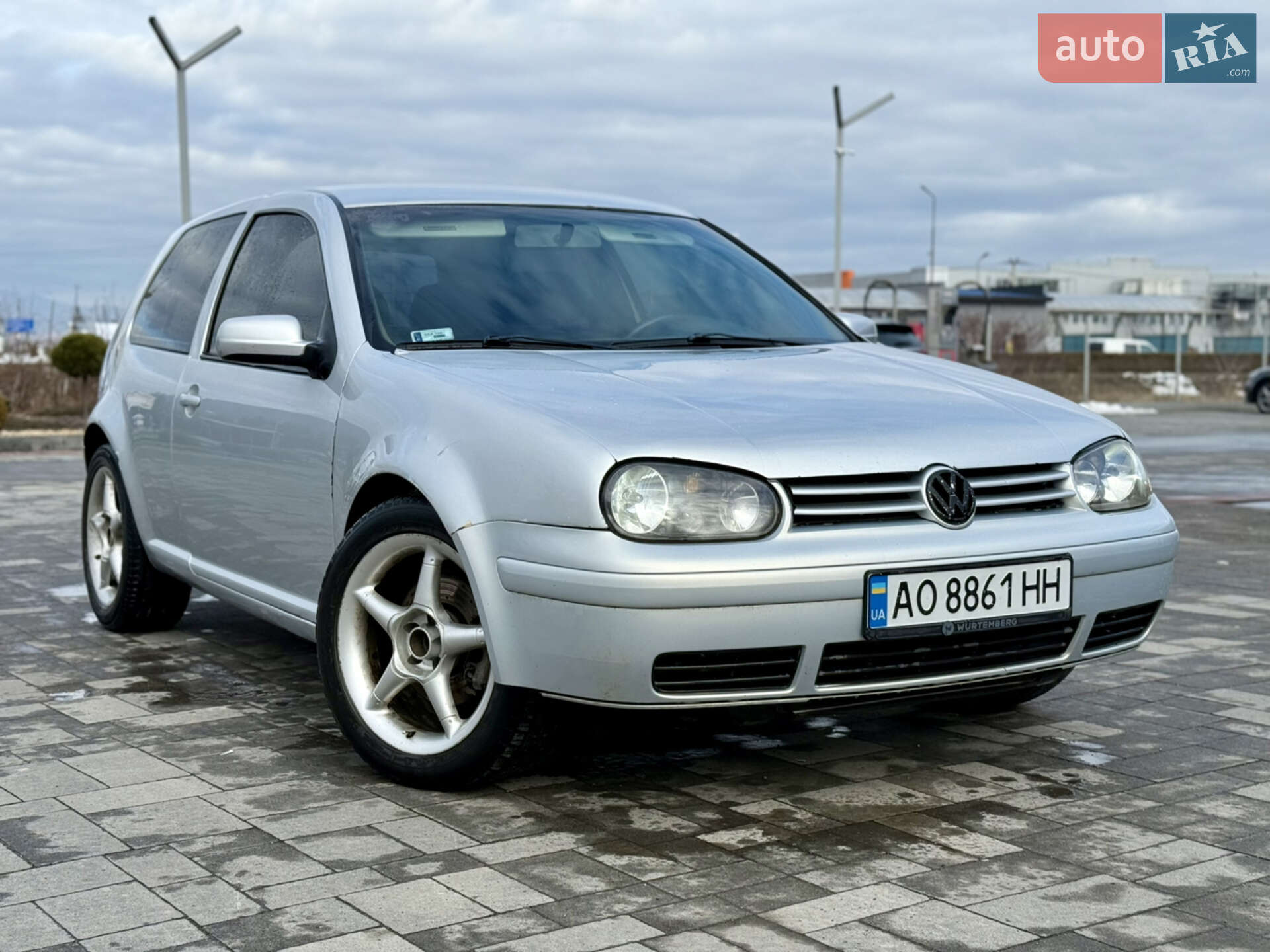 VOLKSWAGEN GOLF 2002