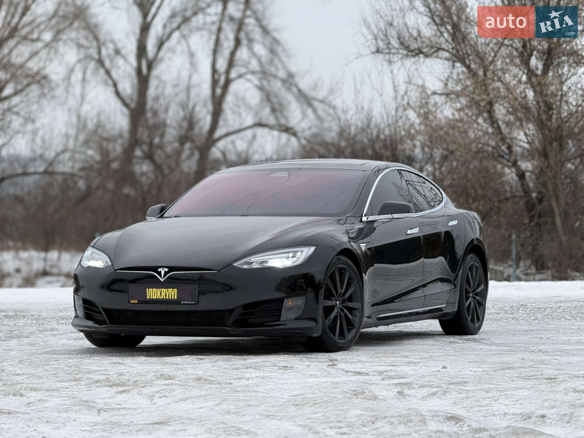 Головне фото звіту автомобіля TESLA MODEL S 2016