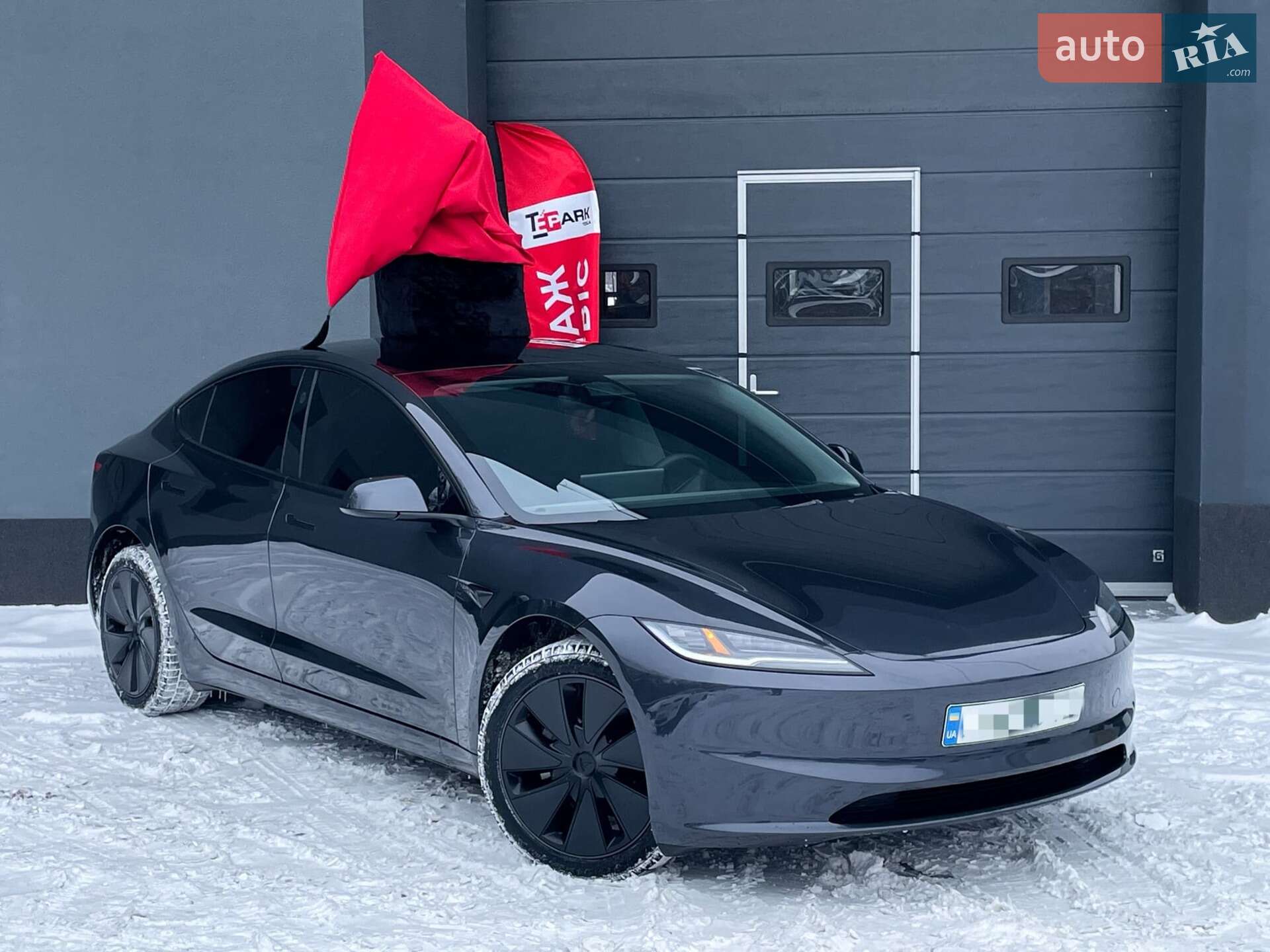 Головне фото звіту автомобіля TESLA MODEL 3 2025
