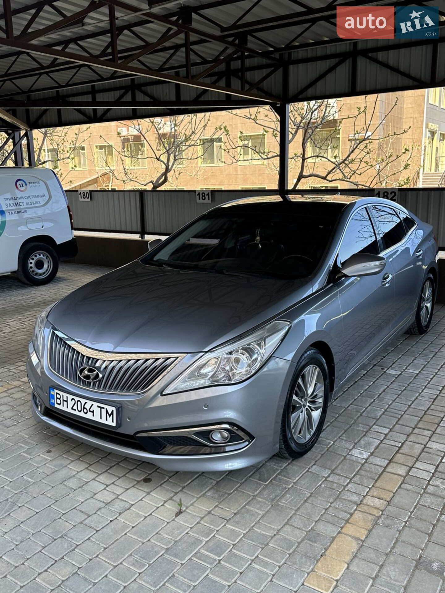 HYUNDAI GRANDEUR 2016