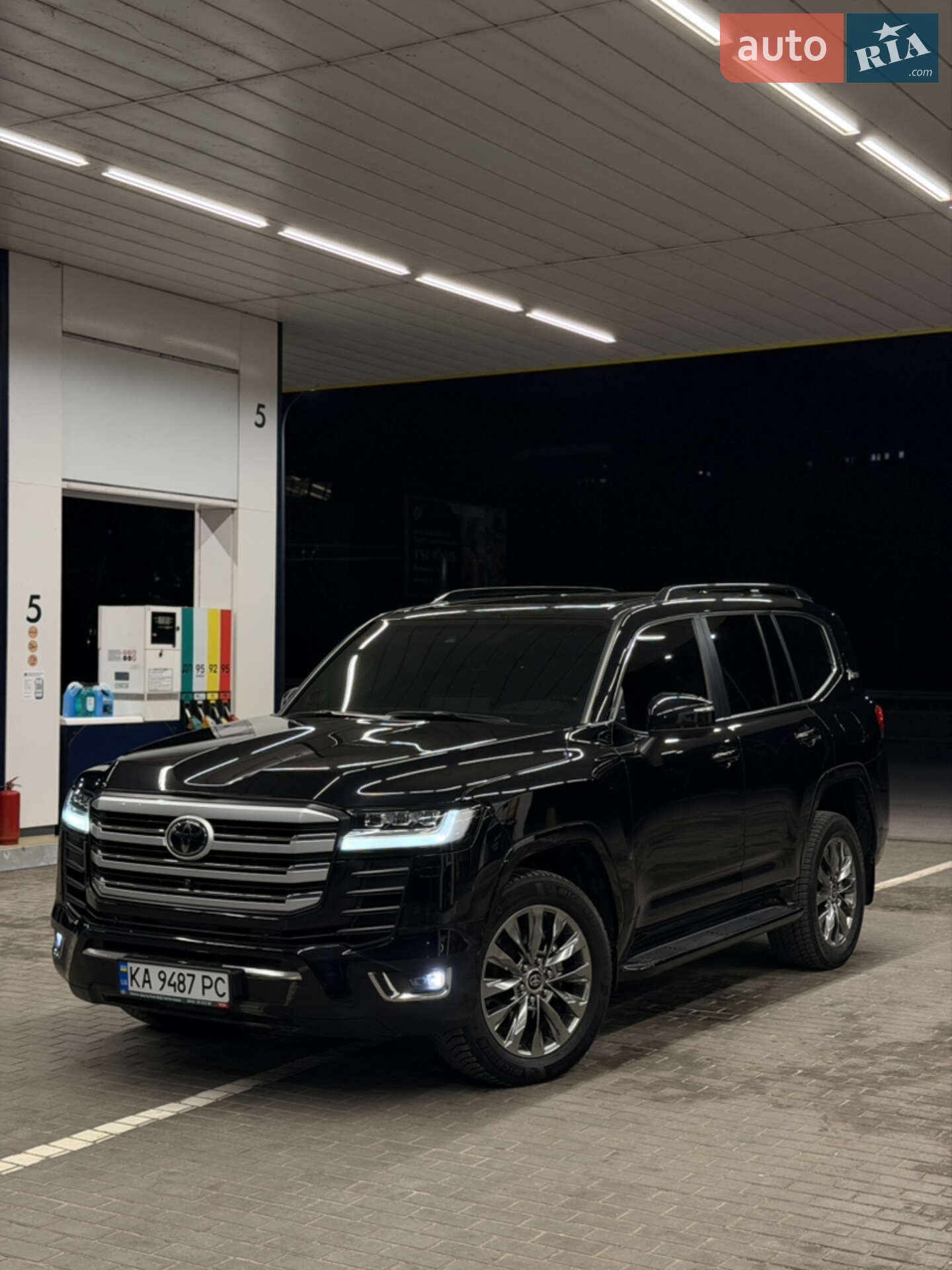 TOYOTA LAND CRUISER