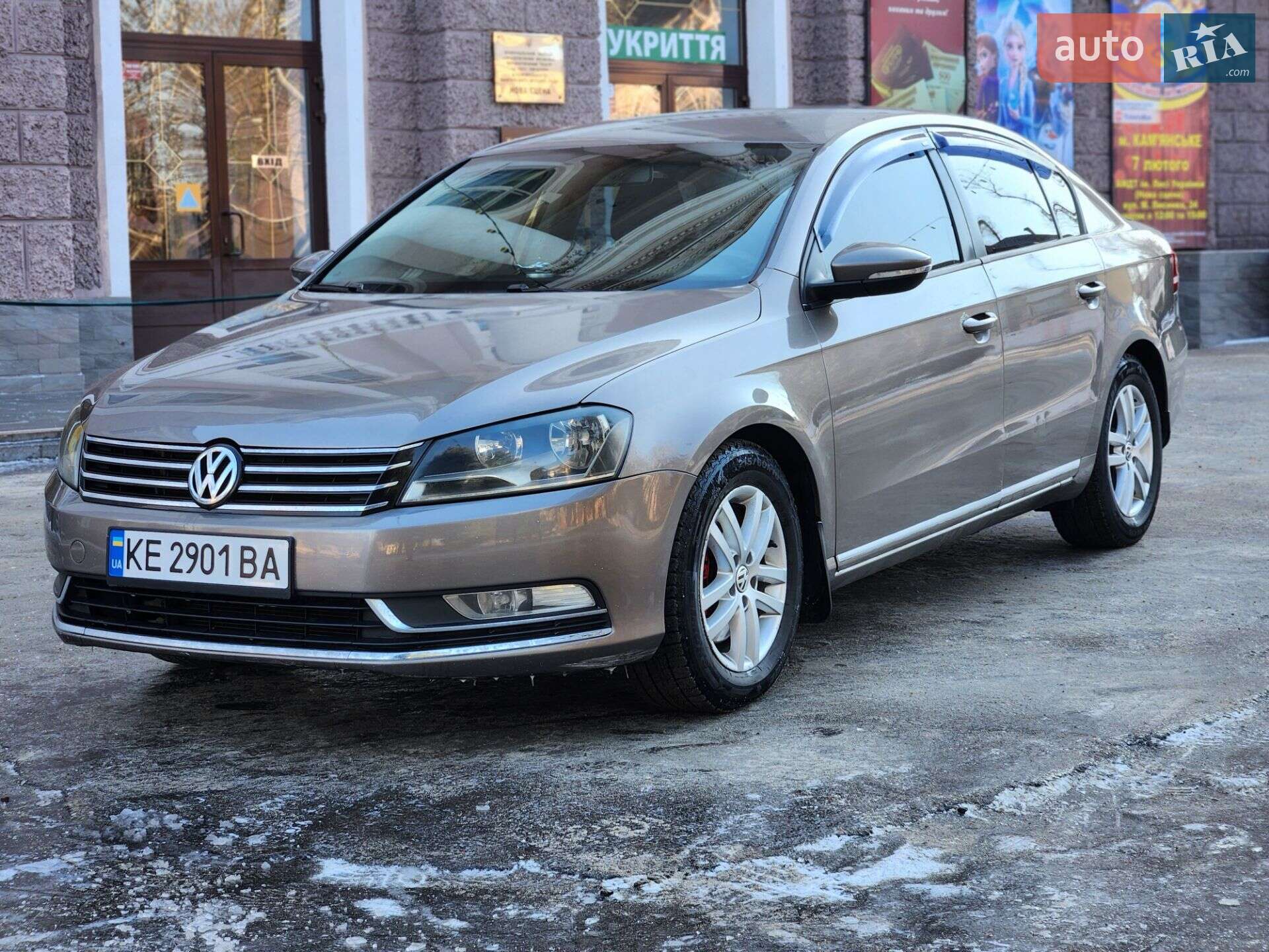 VOLKSWAGEN PASSAT 2011