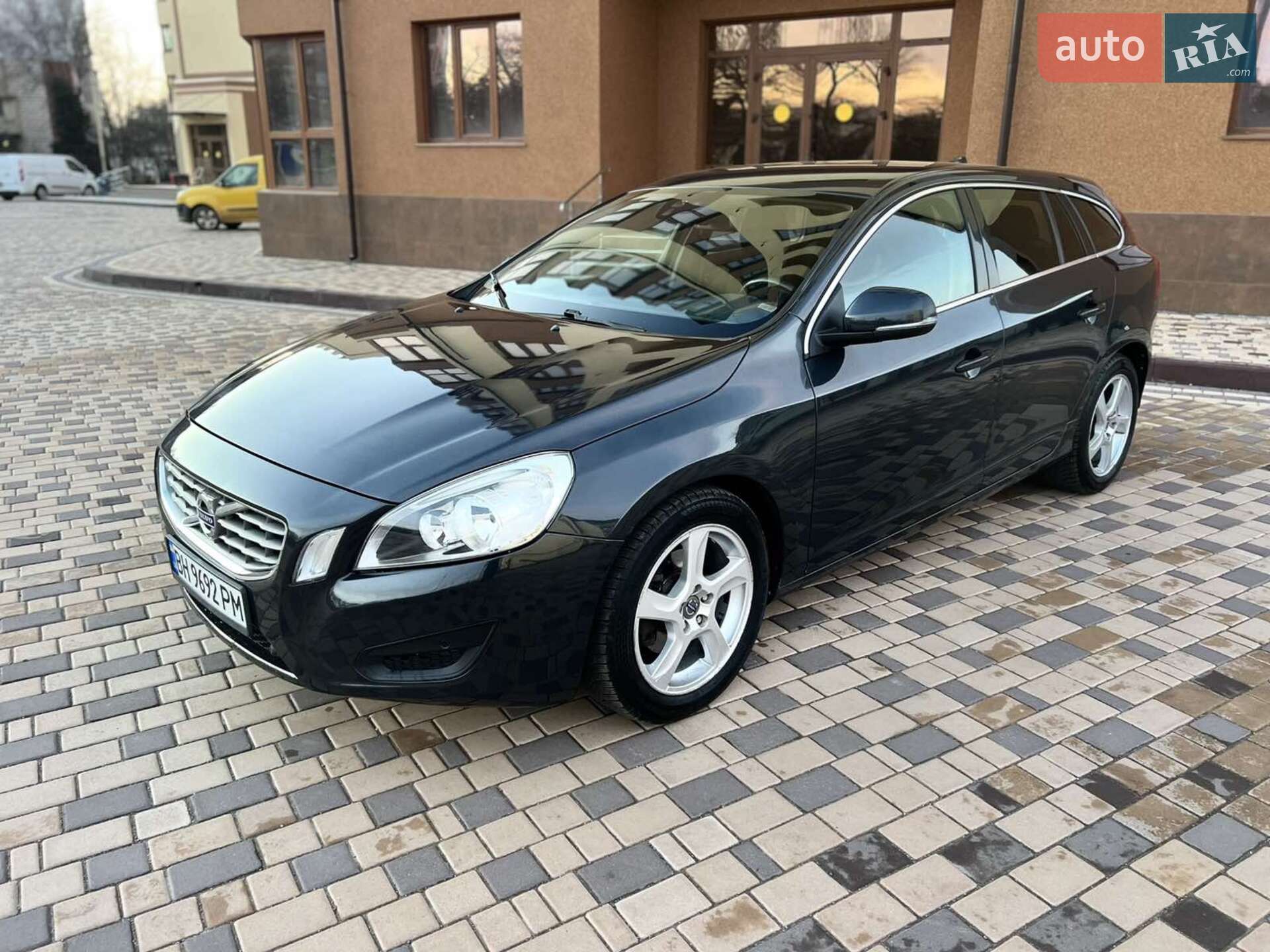 VOLVO V60 2010
