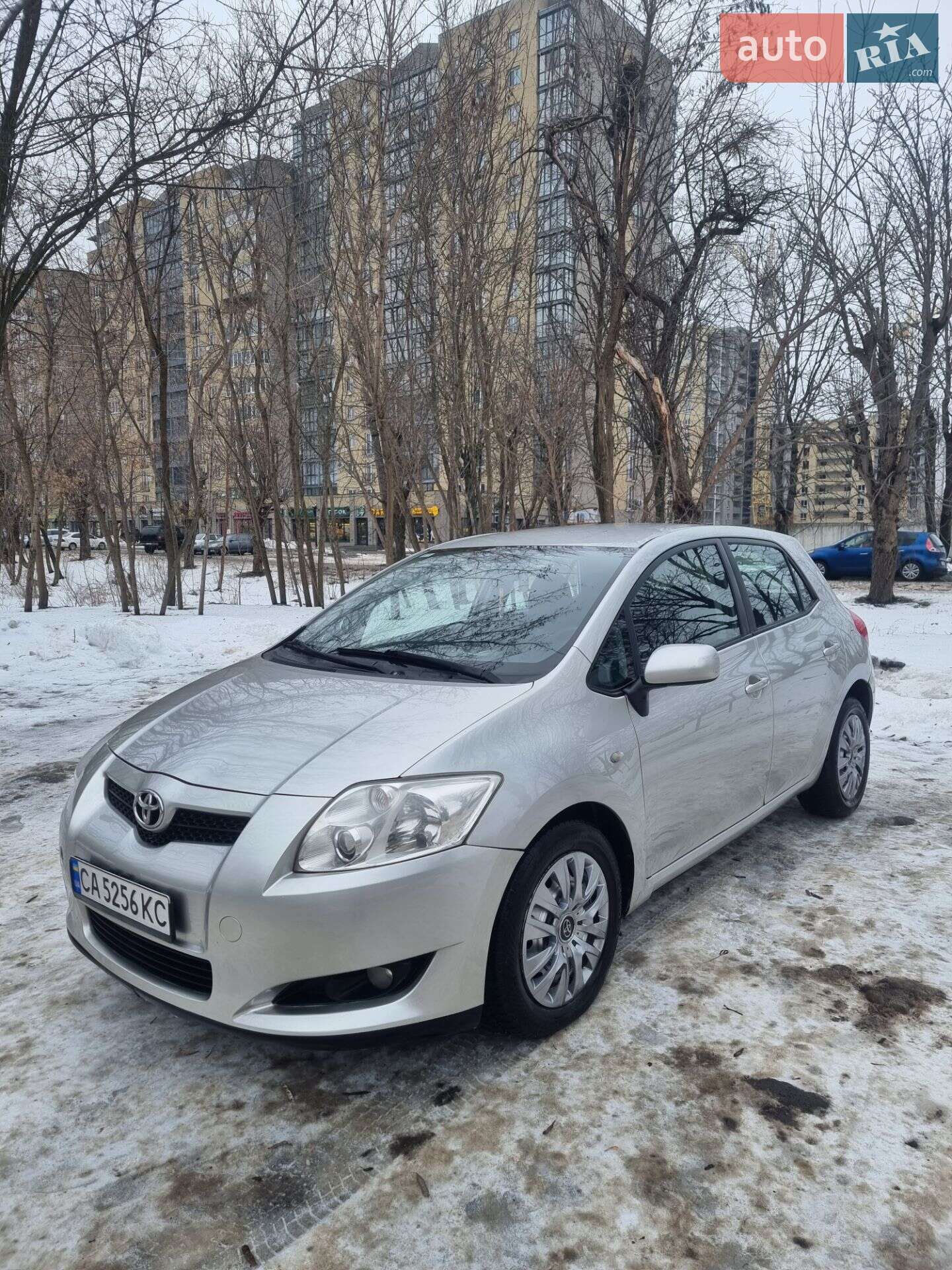 TOYOTA AURIS