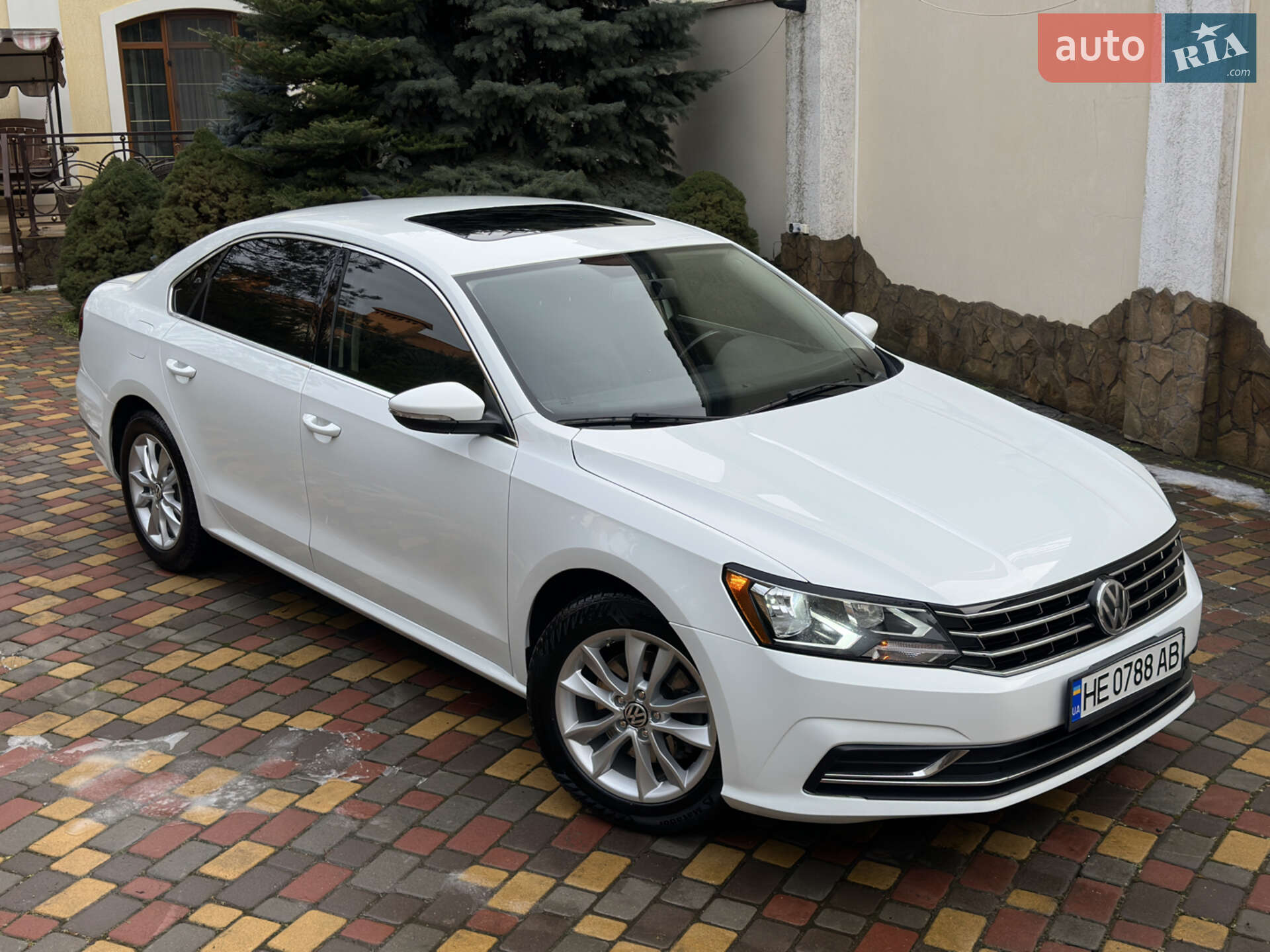 VOLKSWAGEN PASSAT 2017