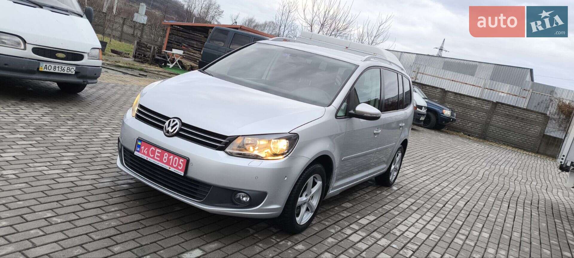 VOLKSWAGEN TOURAN 2013