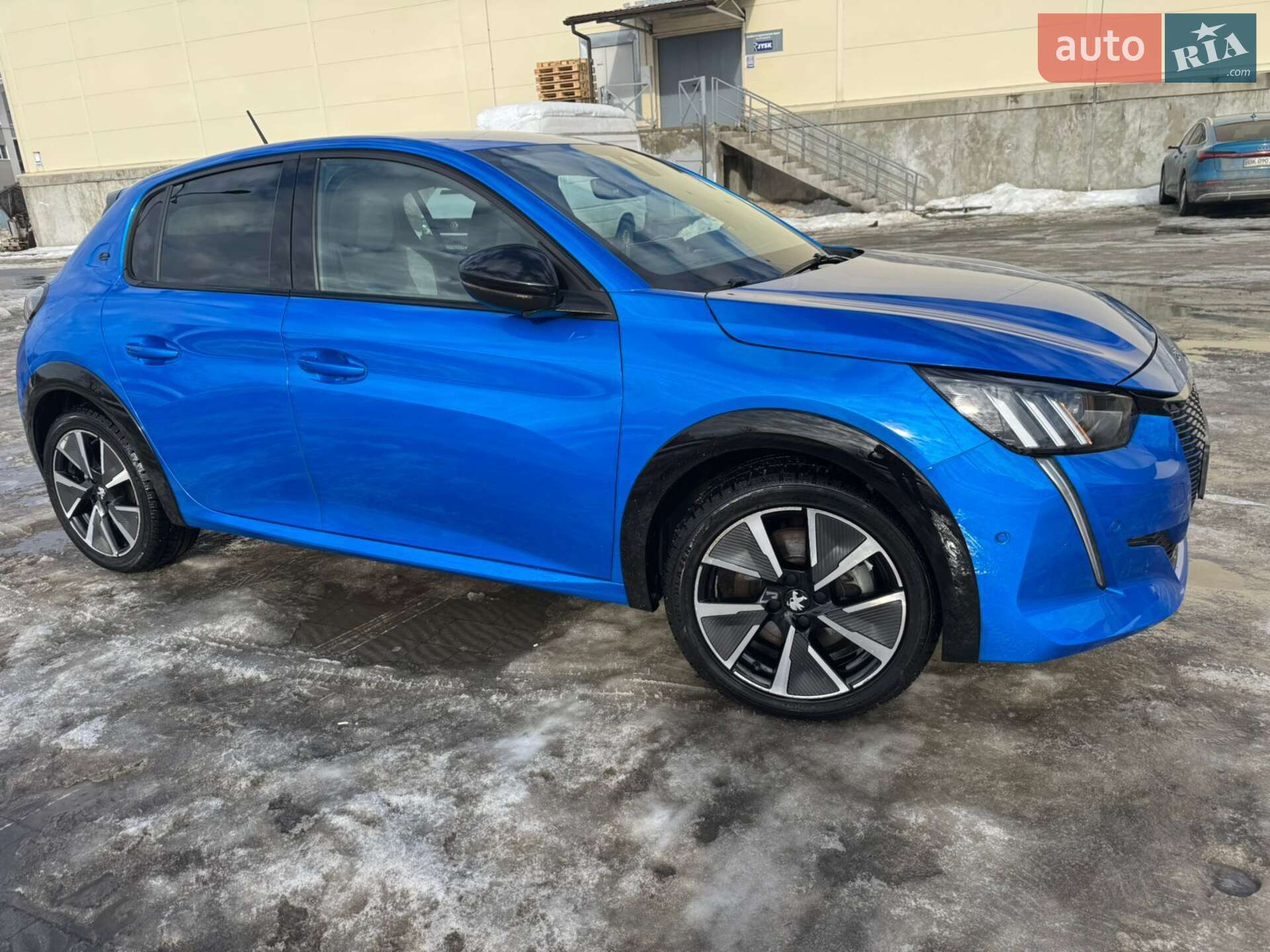 PEUGEOT 208 2020
