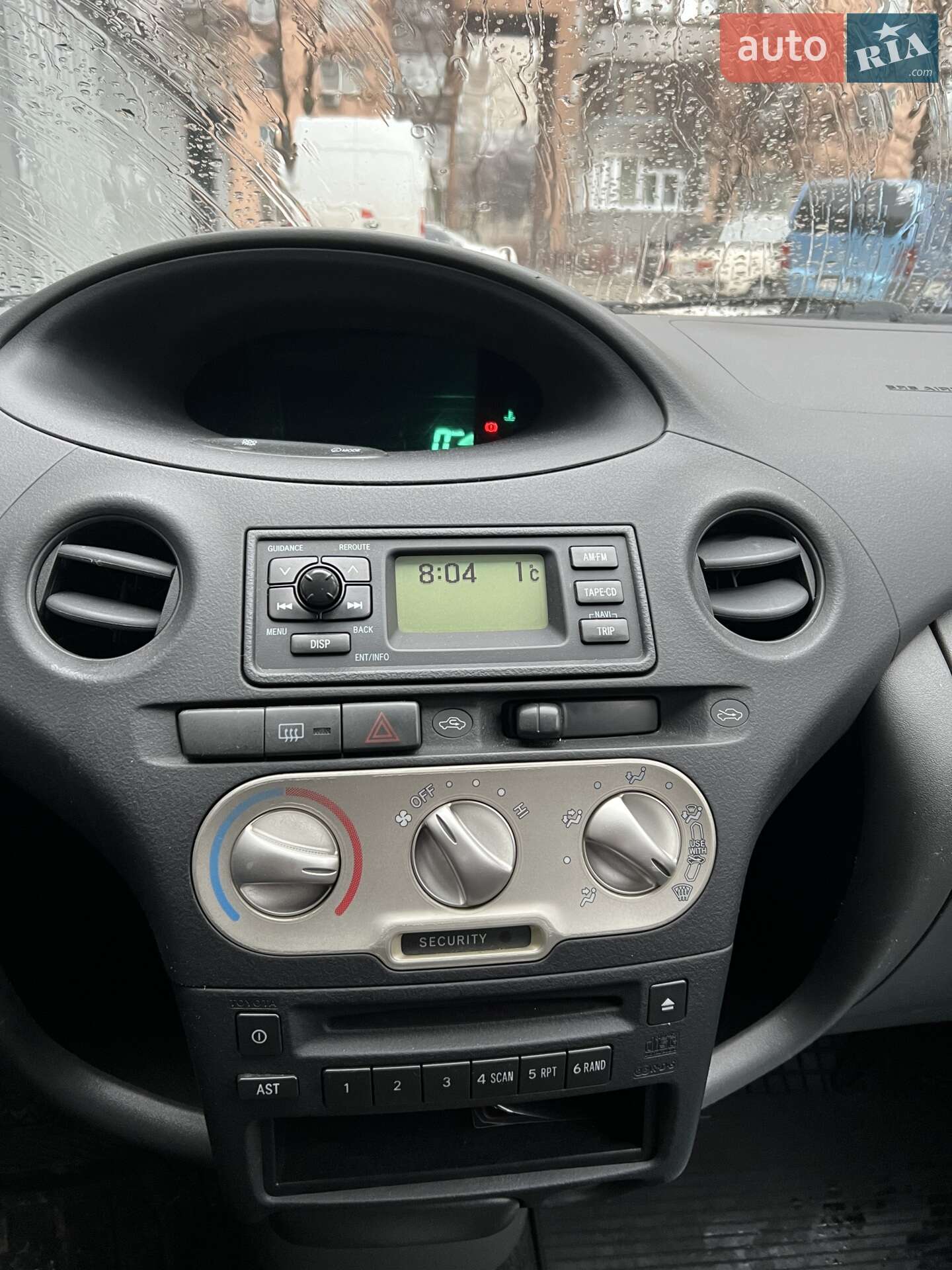 TOYOTA YARIS 2004