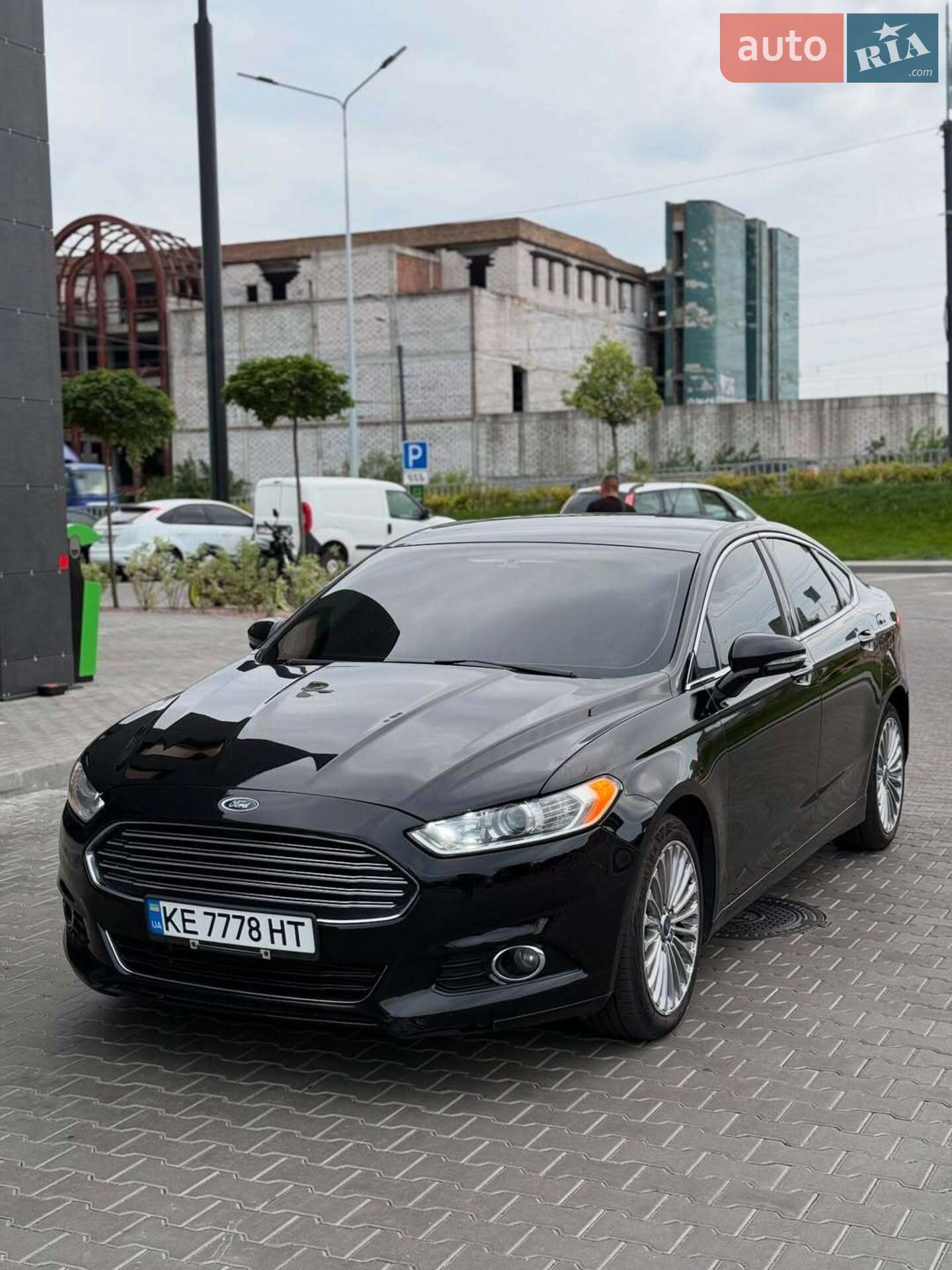 Головне фото звіту автомобіля FORD FUSION 2016