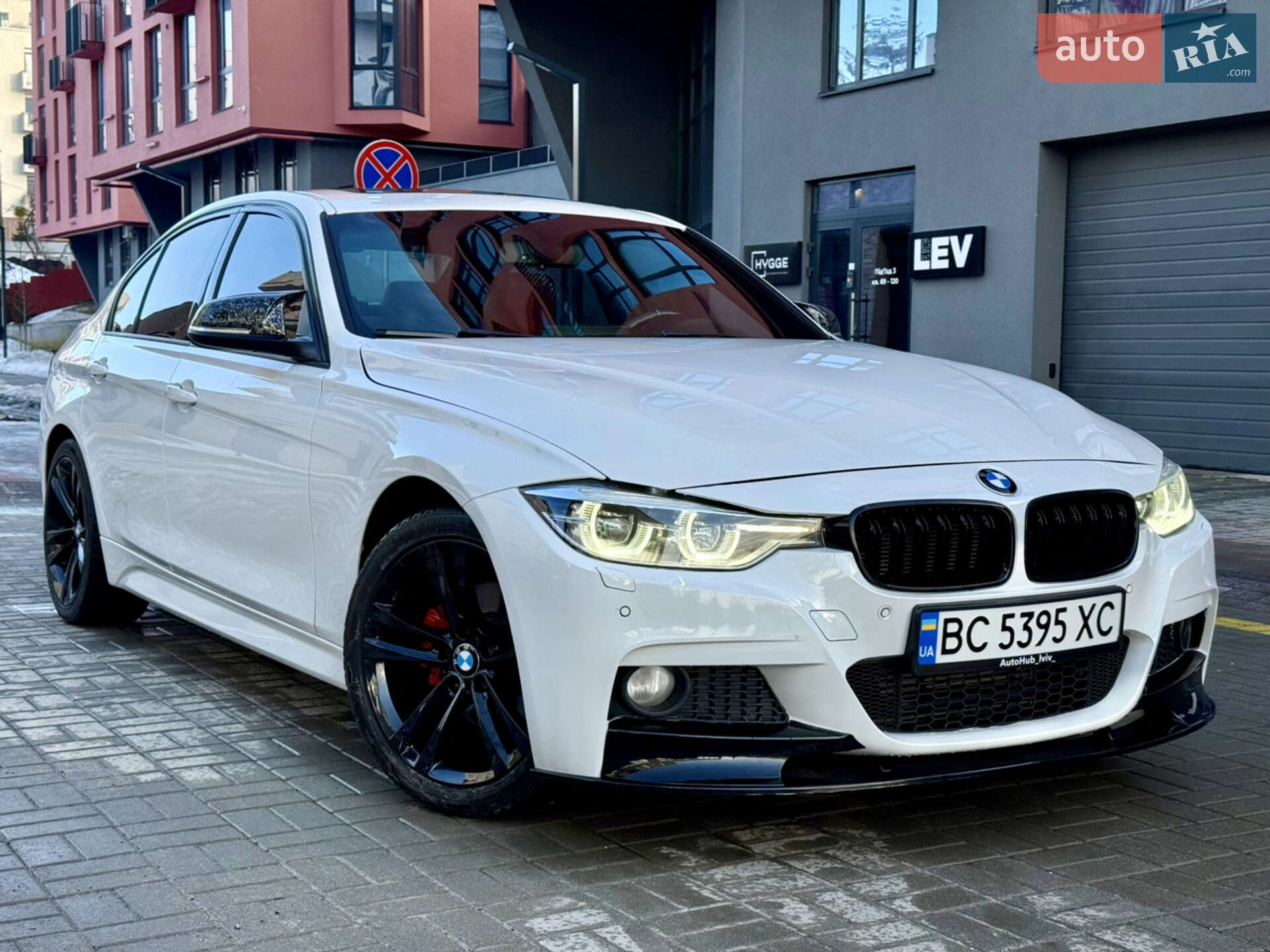 Головне фото звіту автомобіля BMW 328I 2016