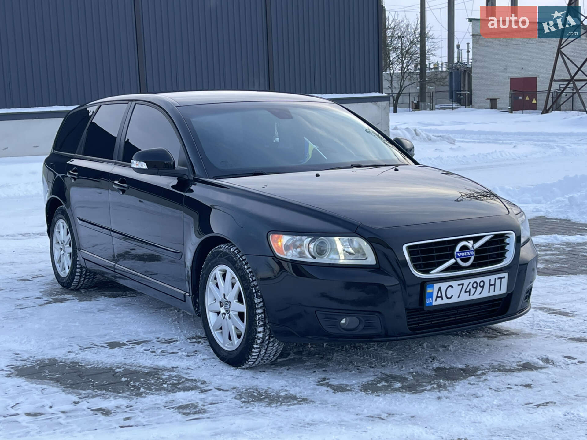 VOLVO V50 2011
