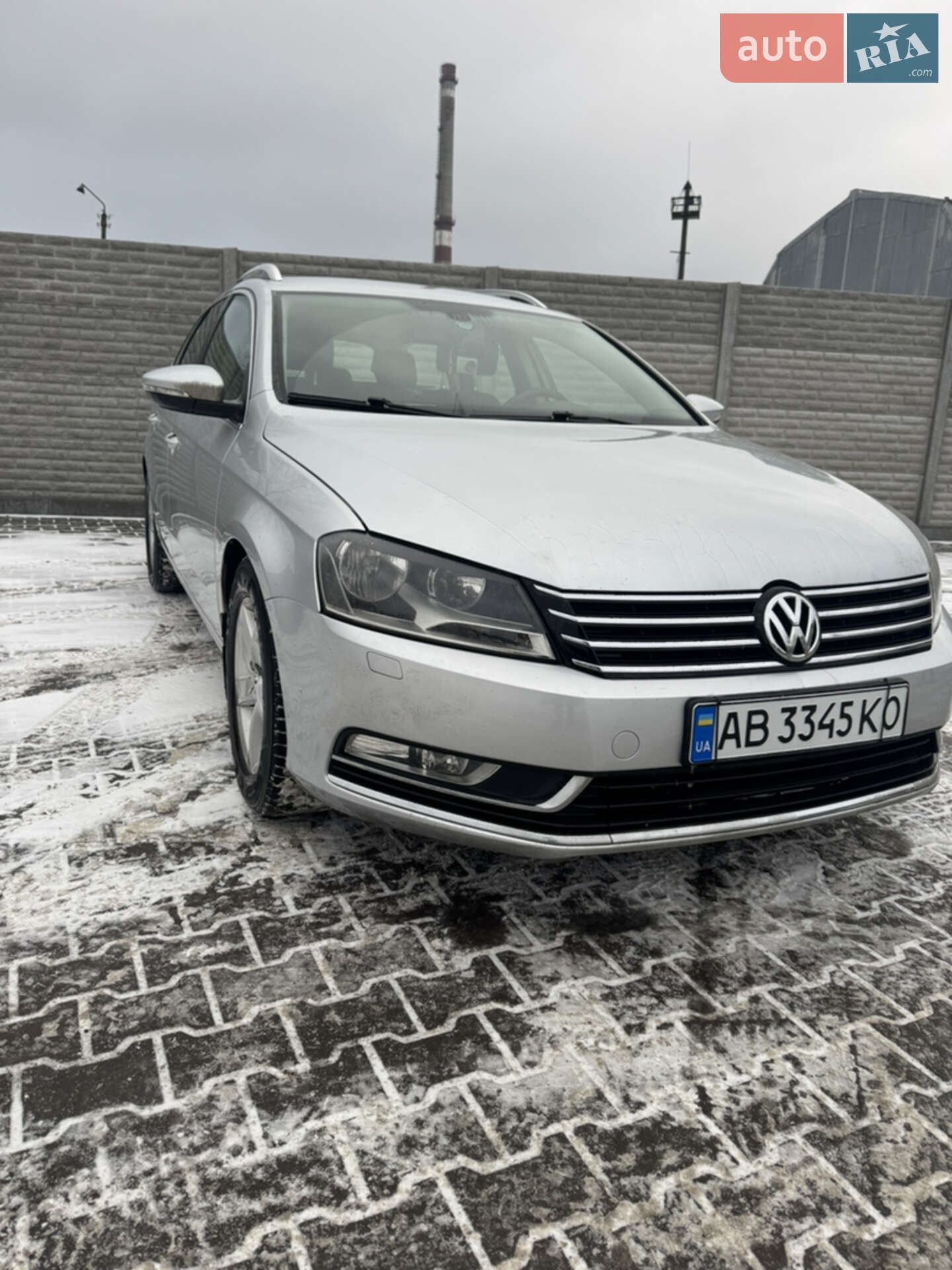 VOLKSWAGEN PASSAT 2012