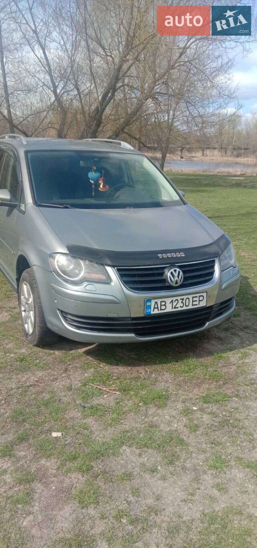 VOLKSWAGEN TOURAN 2010
