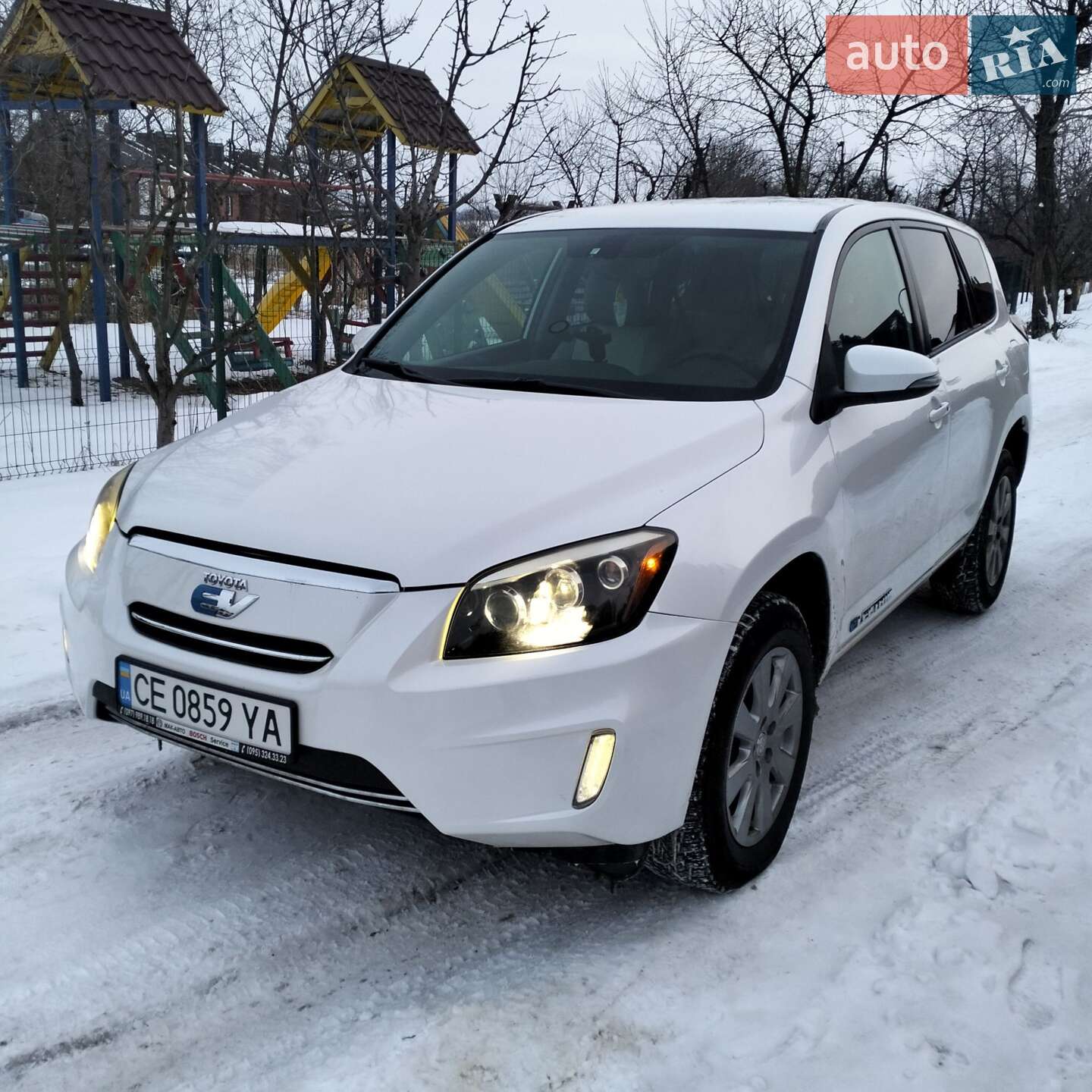 TOYOTA RAV4 EV 2012
