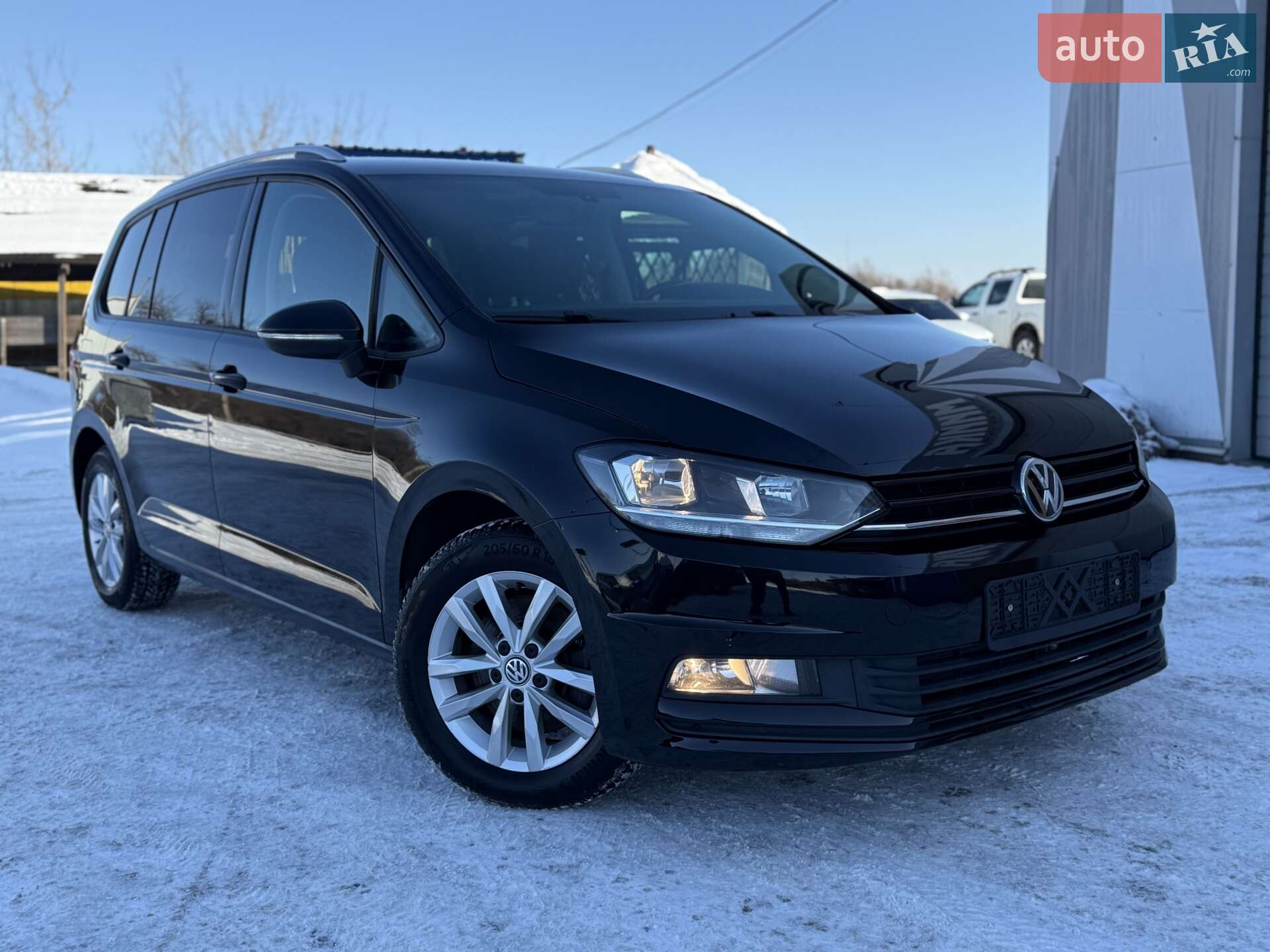 VOLKSWAGEN TOURAN 2015