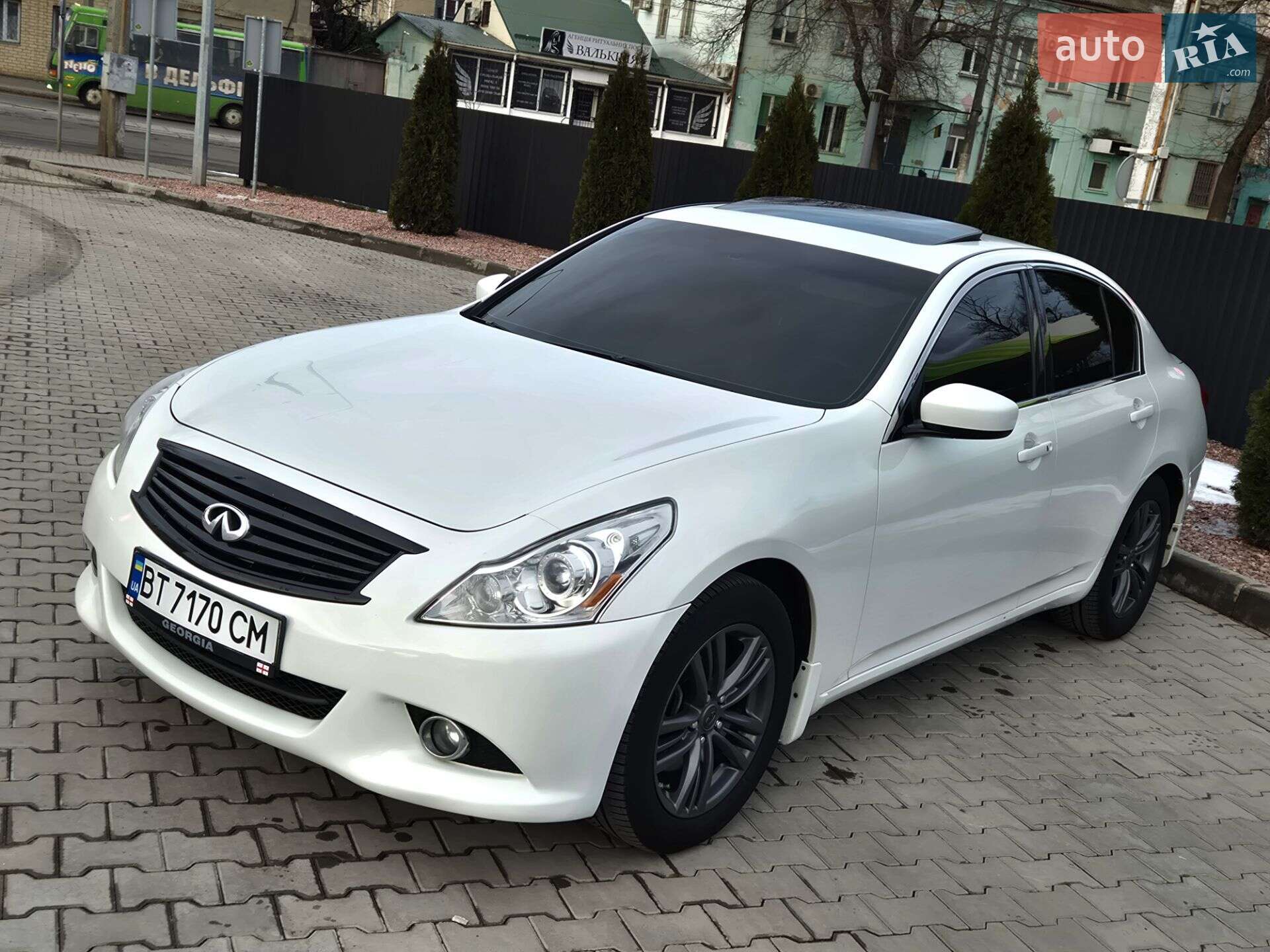 INFINITI G37 2013