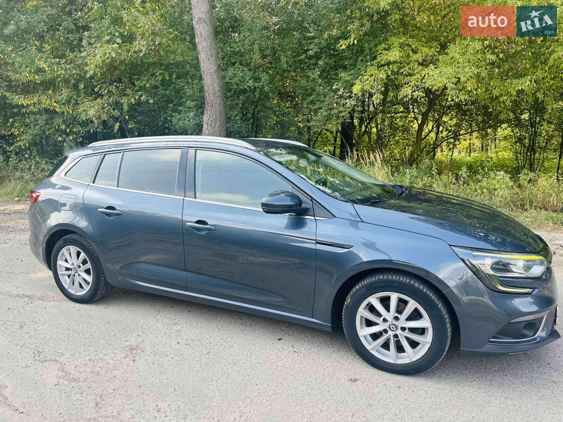 Головне фото звіту автомобіля RENAULT MEGANE 2016