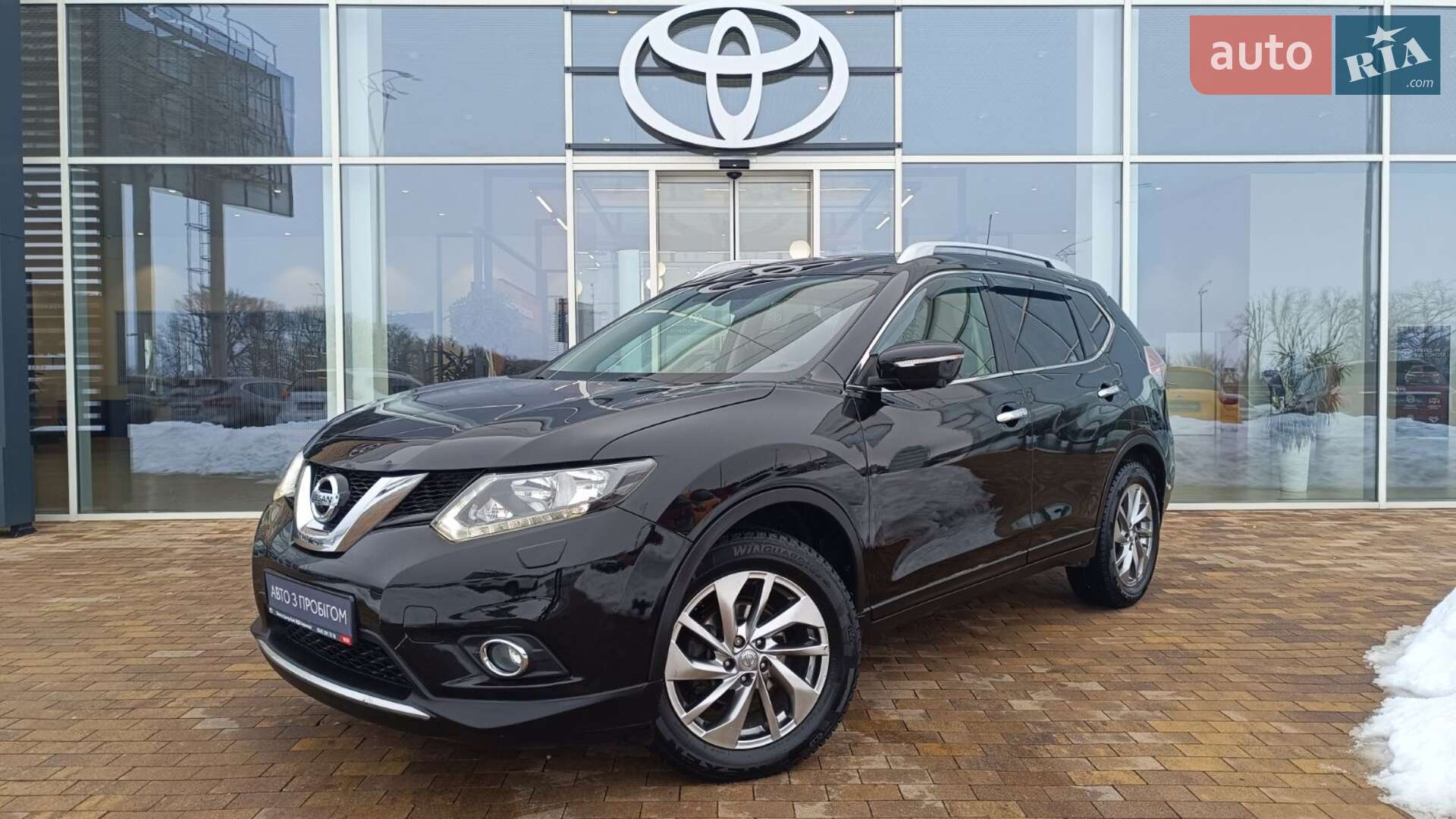 Головне фото звіту автомобіля NISSAN X-TRAIL 2017