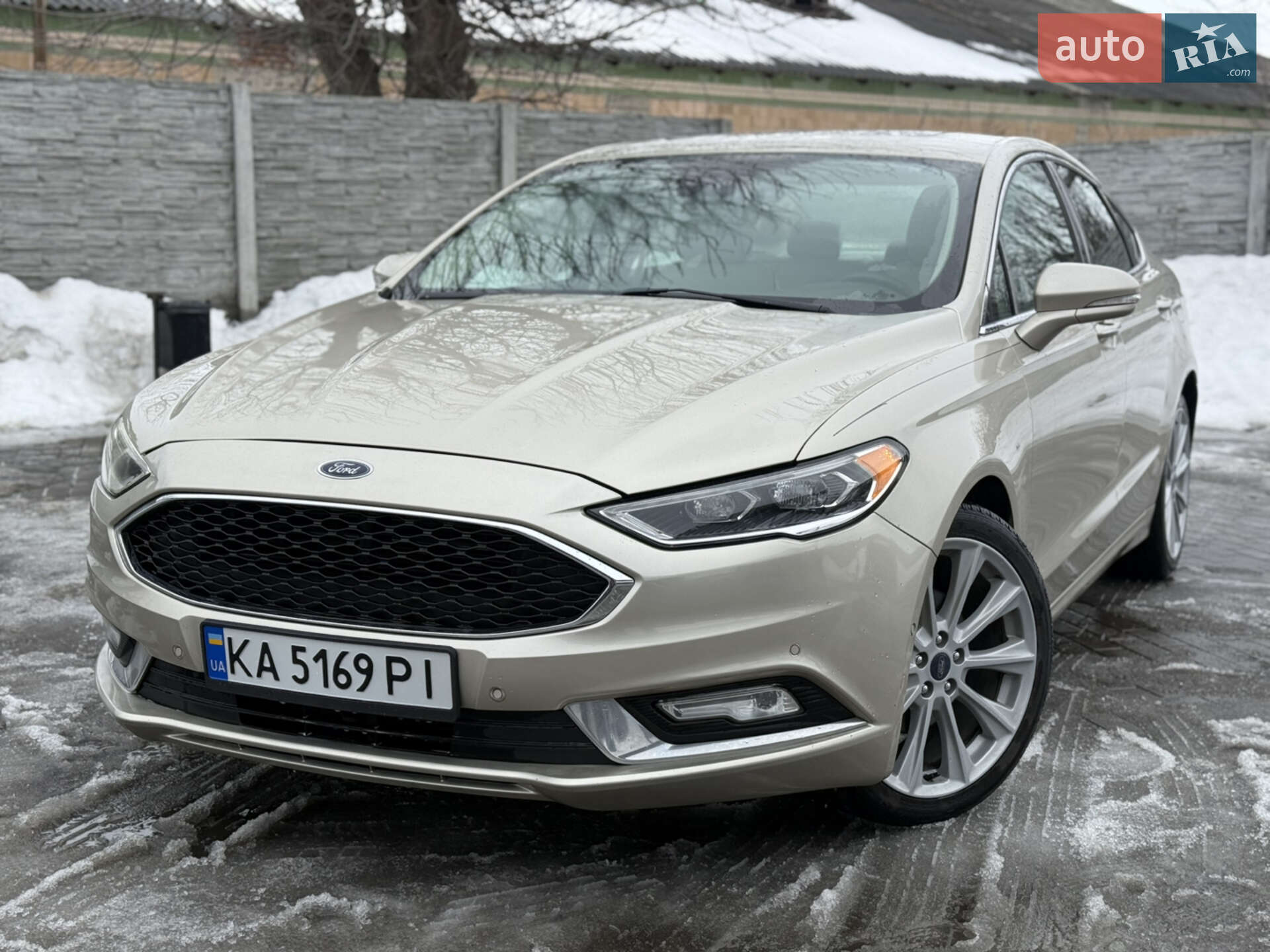Головне фото звіту автомобіля FORD FUSION 2016