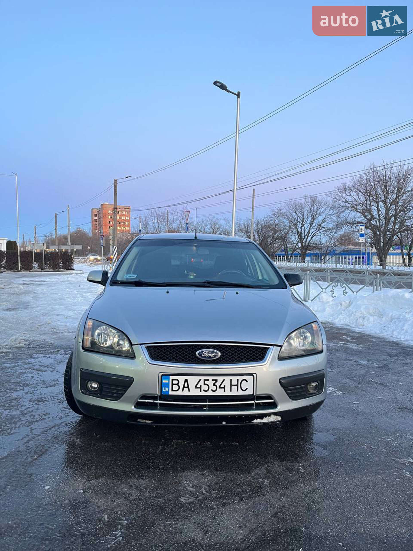 Головне фото звіту автомобіля FORD FOCUS 2004