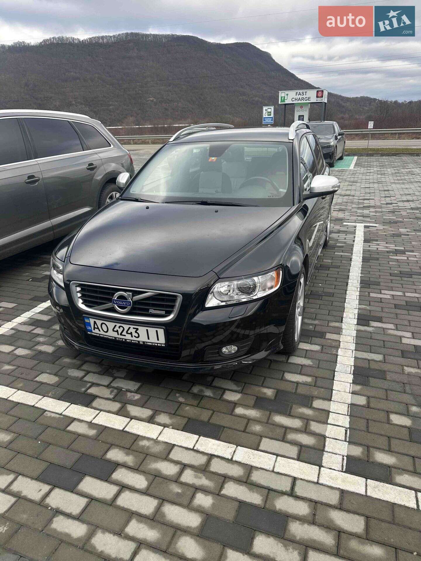 Головне фото звіту автомобіля VOLVO V50 2011