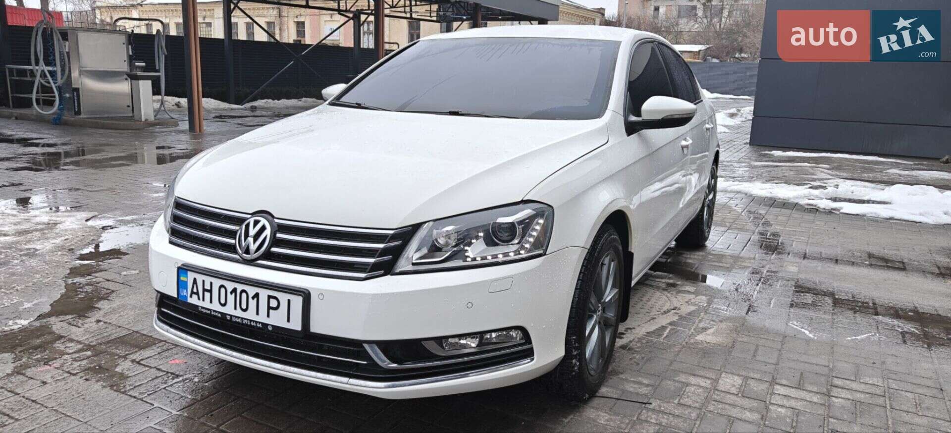 VOLKSWAGEN PASSAT 2012