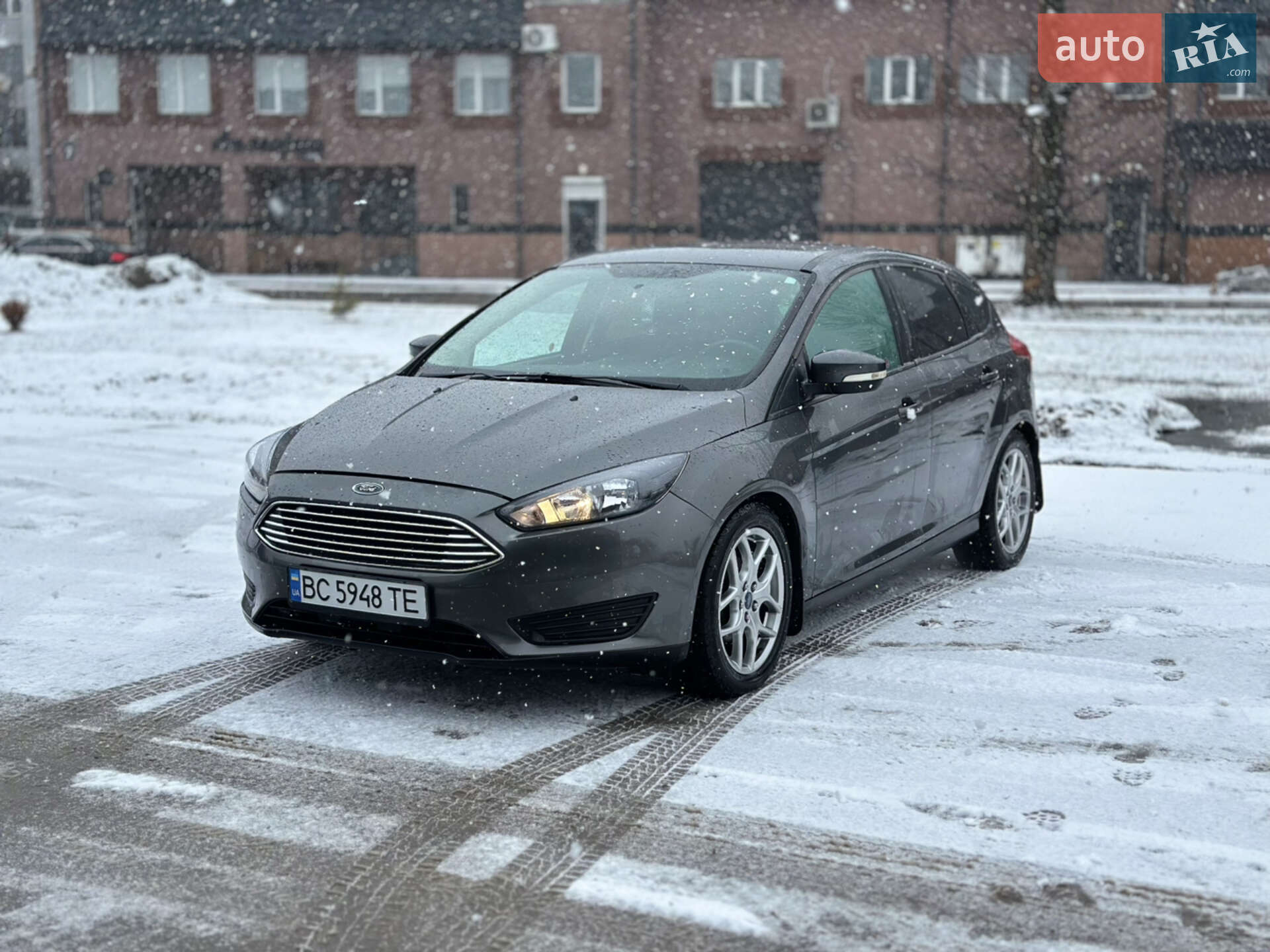 Головне фото звіту автомобіля FORD FOCUS 2016