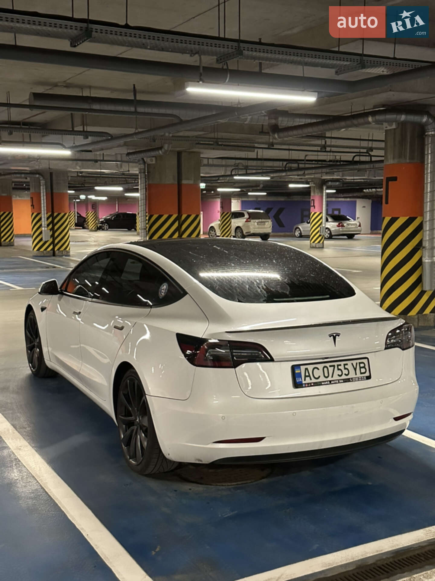 Головне фото звіту автомобіля TESLA MODEL 3 2020