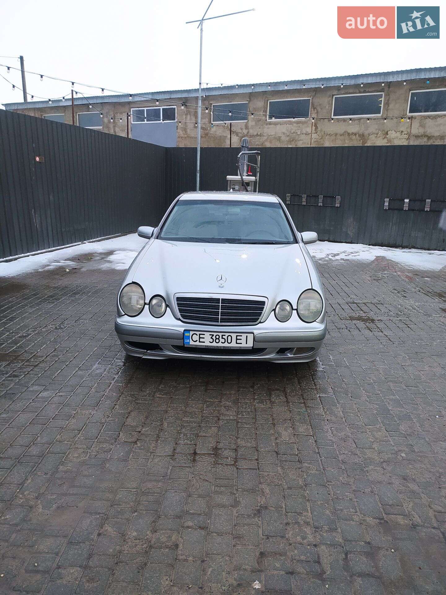 MERCEDES-BENZ E 200 2000
