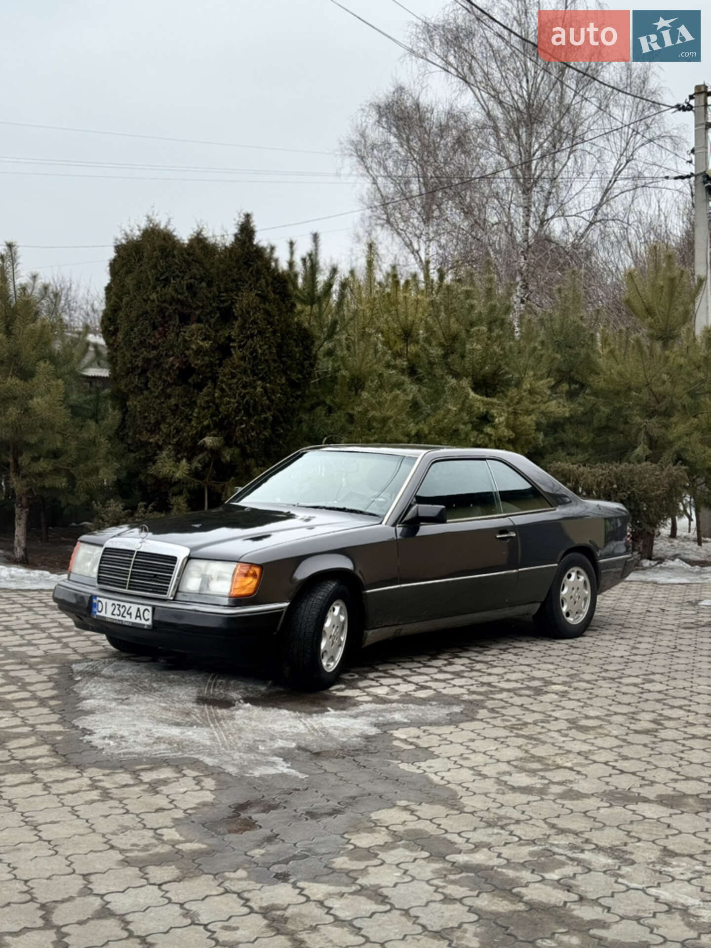 MERCEDES-BENZ 230C E 1990