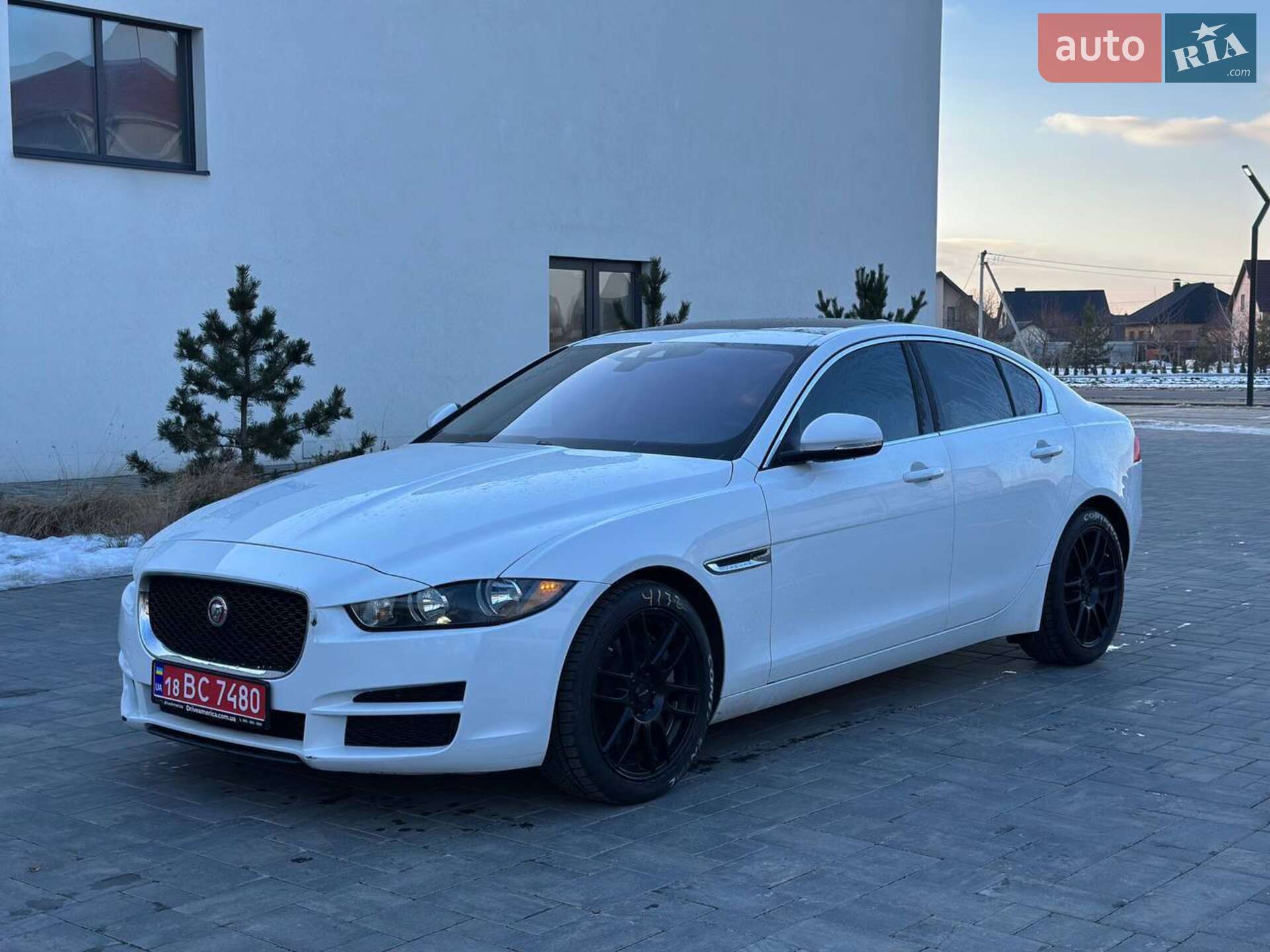 JAGUAR XE 2019