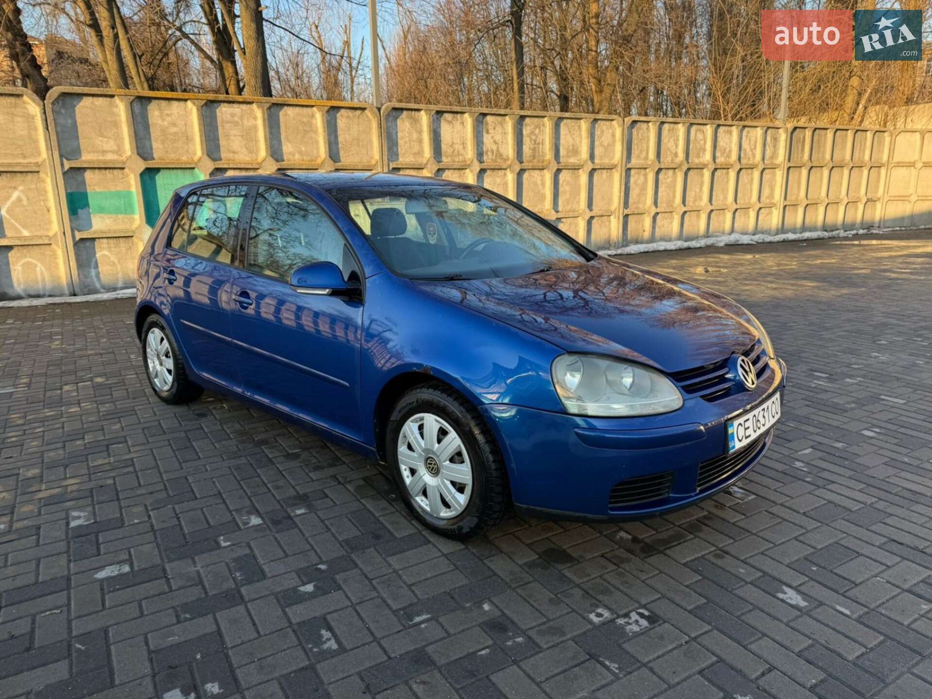 VOLKSWAGEN GOLF 2004