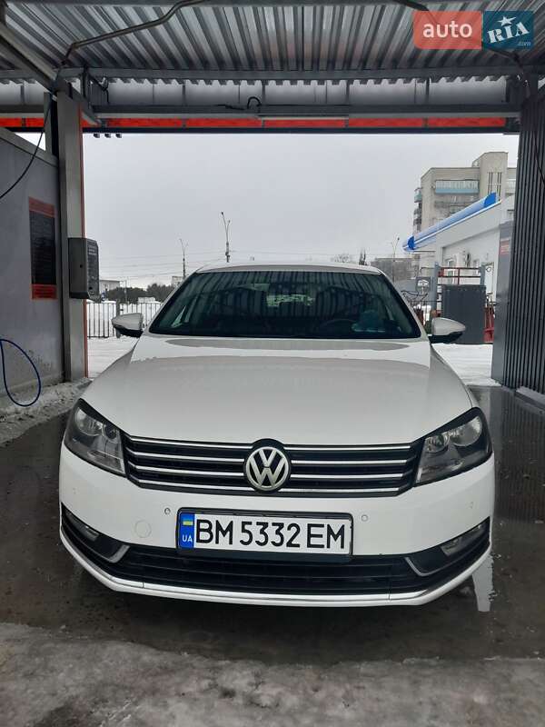 VOLKSWAGEN PASSAT 2013