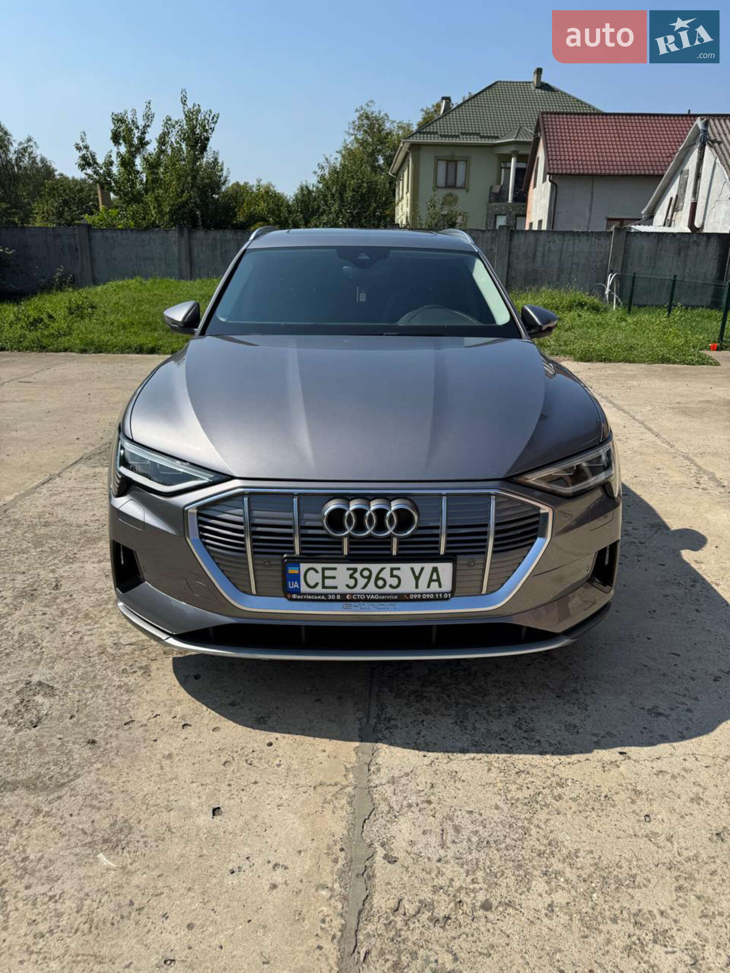 Головне фото звіту автомобіля AUDI E-TRON 50 2019