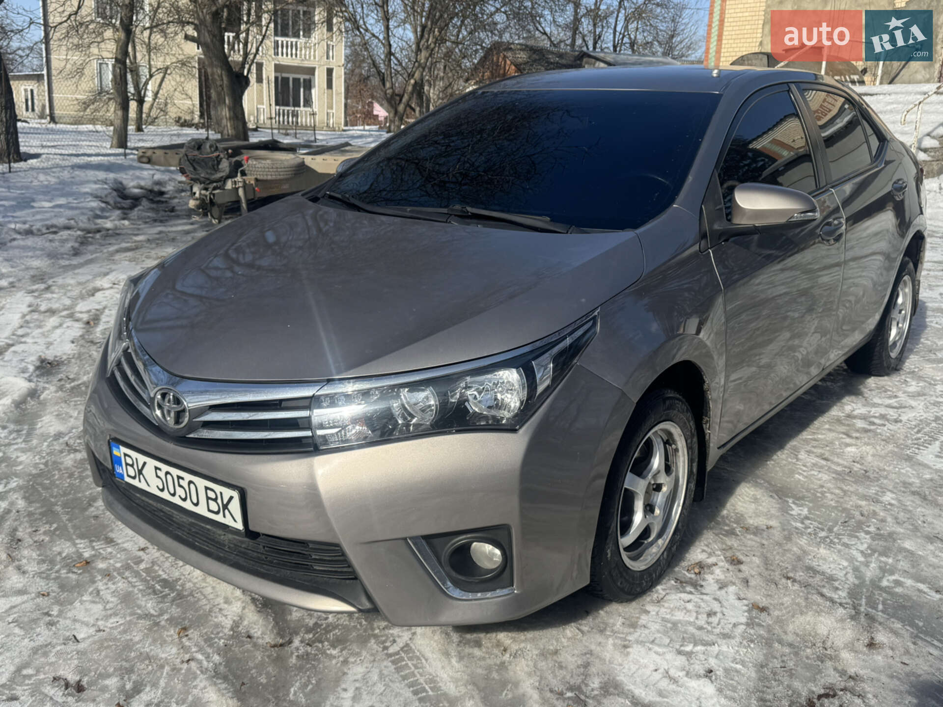 Головне фото звіту автомобіля TOYOTA COROLLA 2014