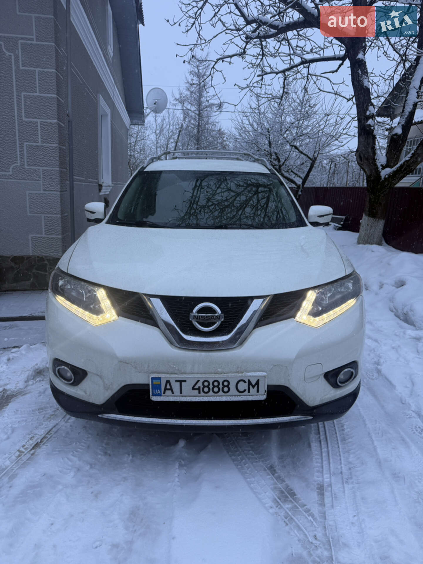 Головне фото звіту автомобіля NISSAN ROGUE 2015