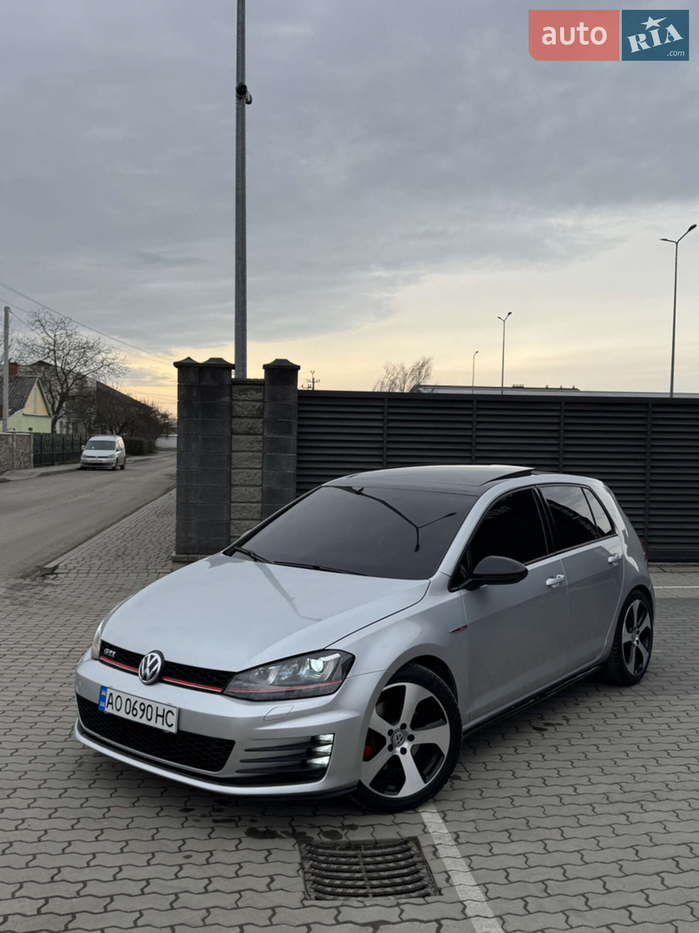 VOLKSWAGEN GOLF GTI 2014