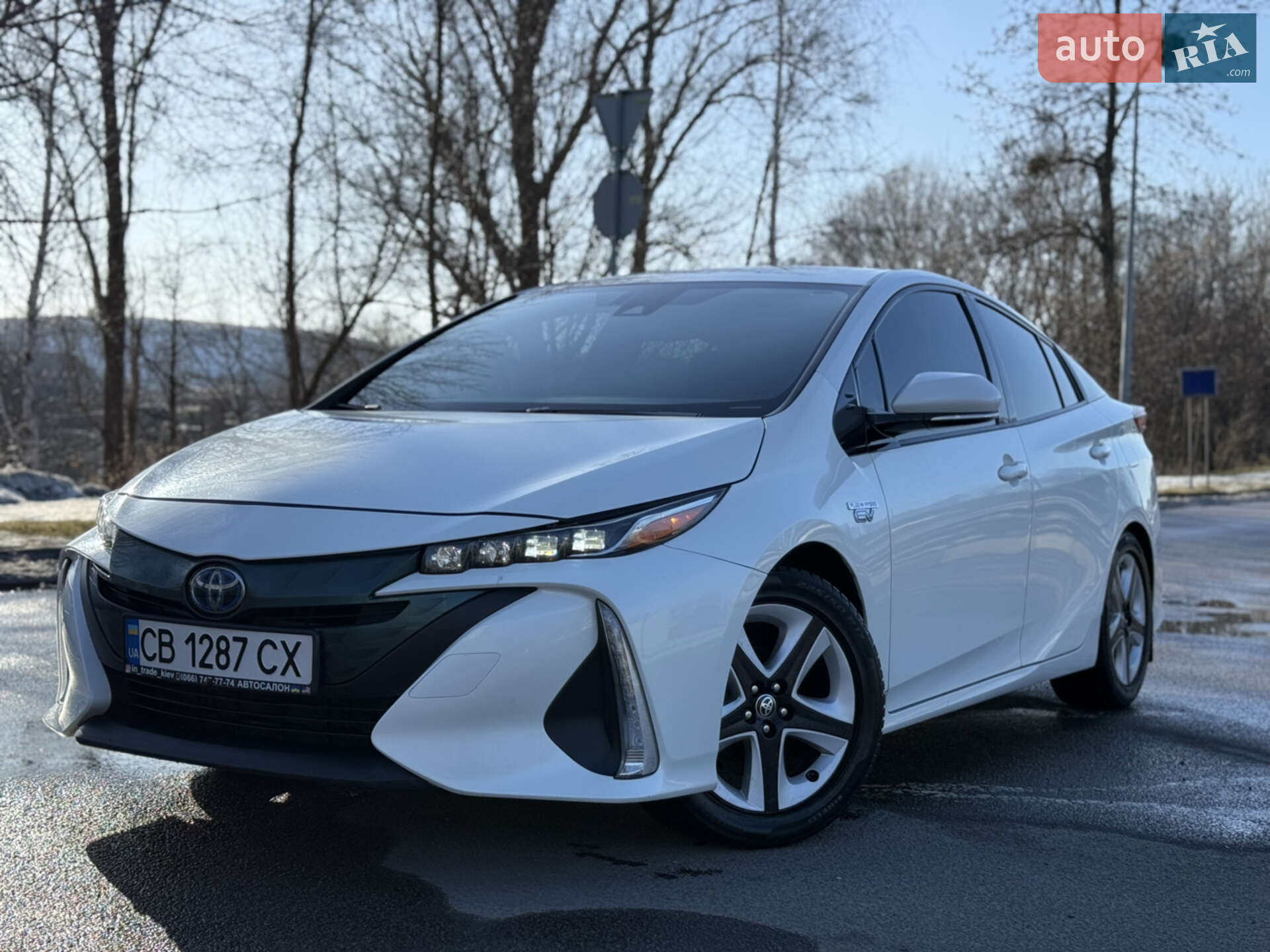 TOYOTA PRIUS 2018