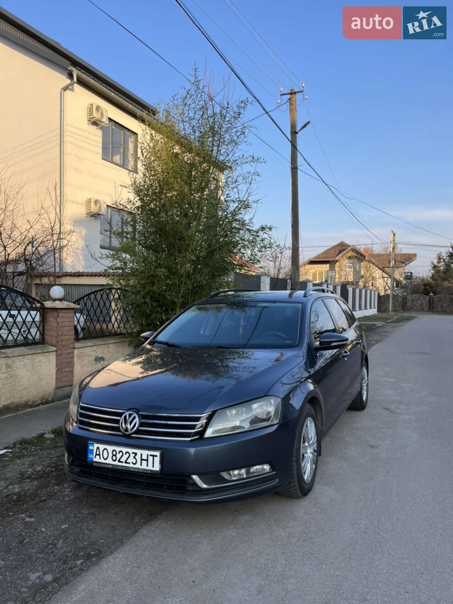 VOLKSWAGEN PASSAT 2011