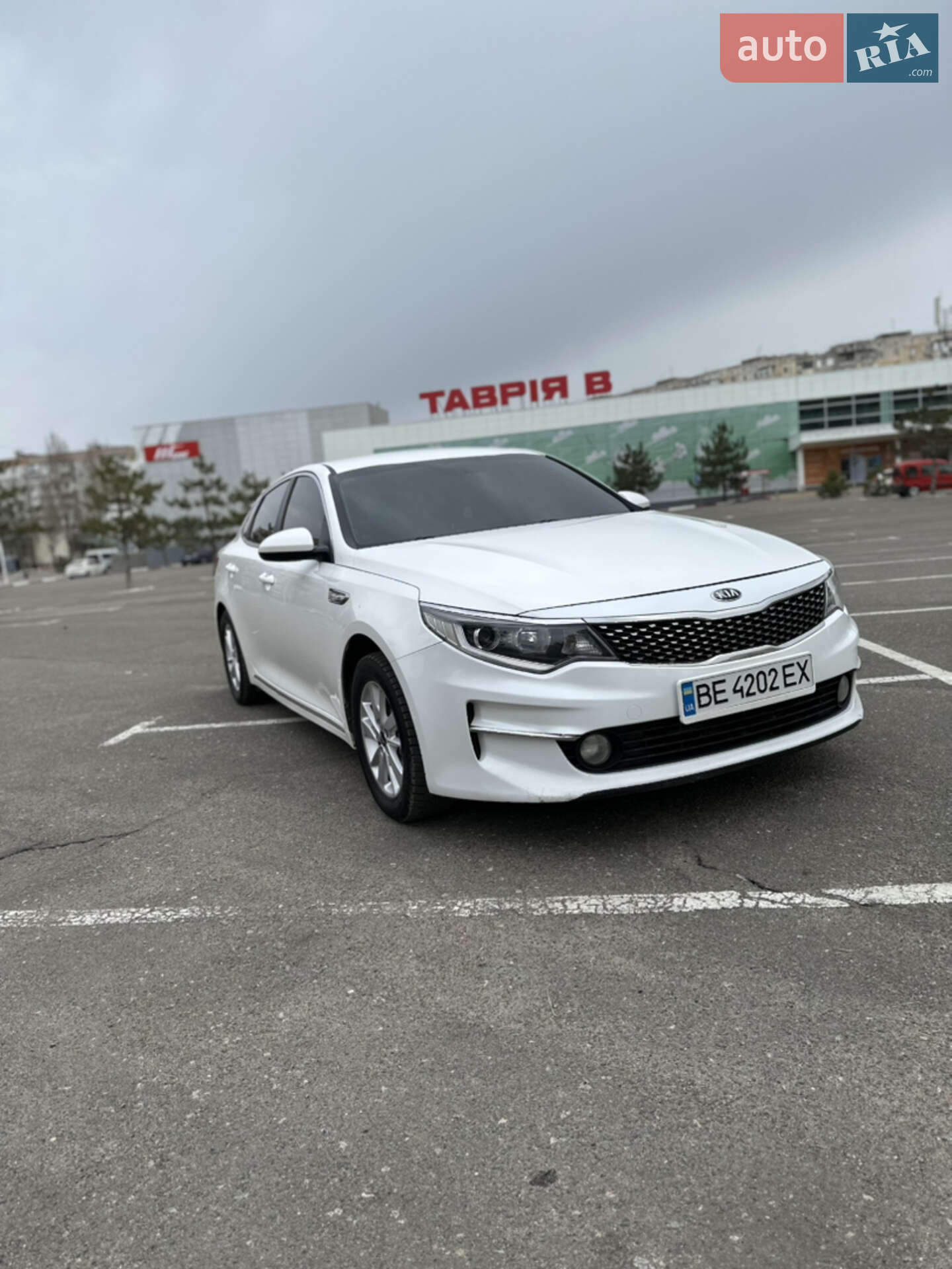 Головне фото звіту автомобіля KIA K5 2015