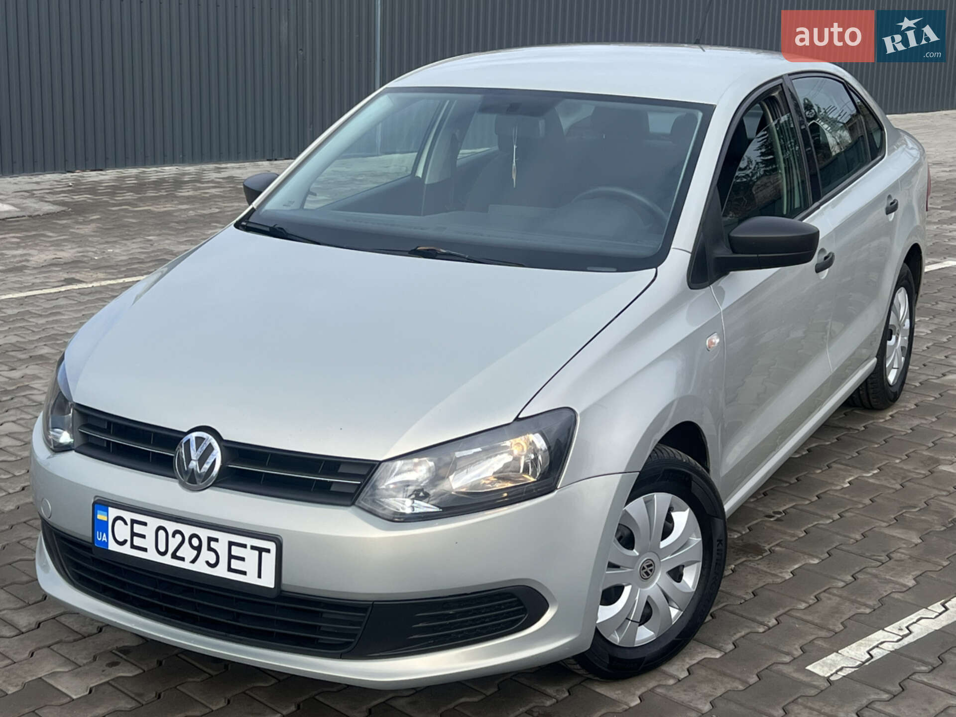VOLKSWAGEN POLO 2013