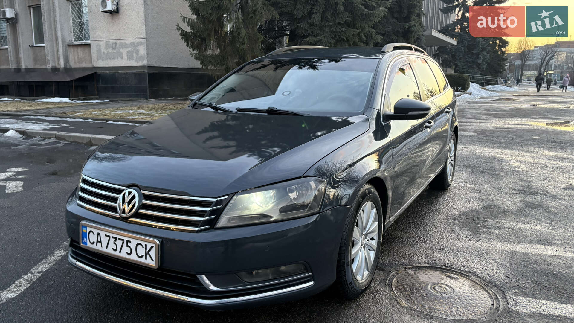 VOLKSWAGEN PASSAT 2011