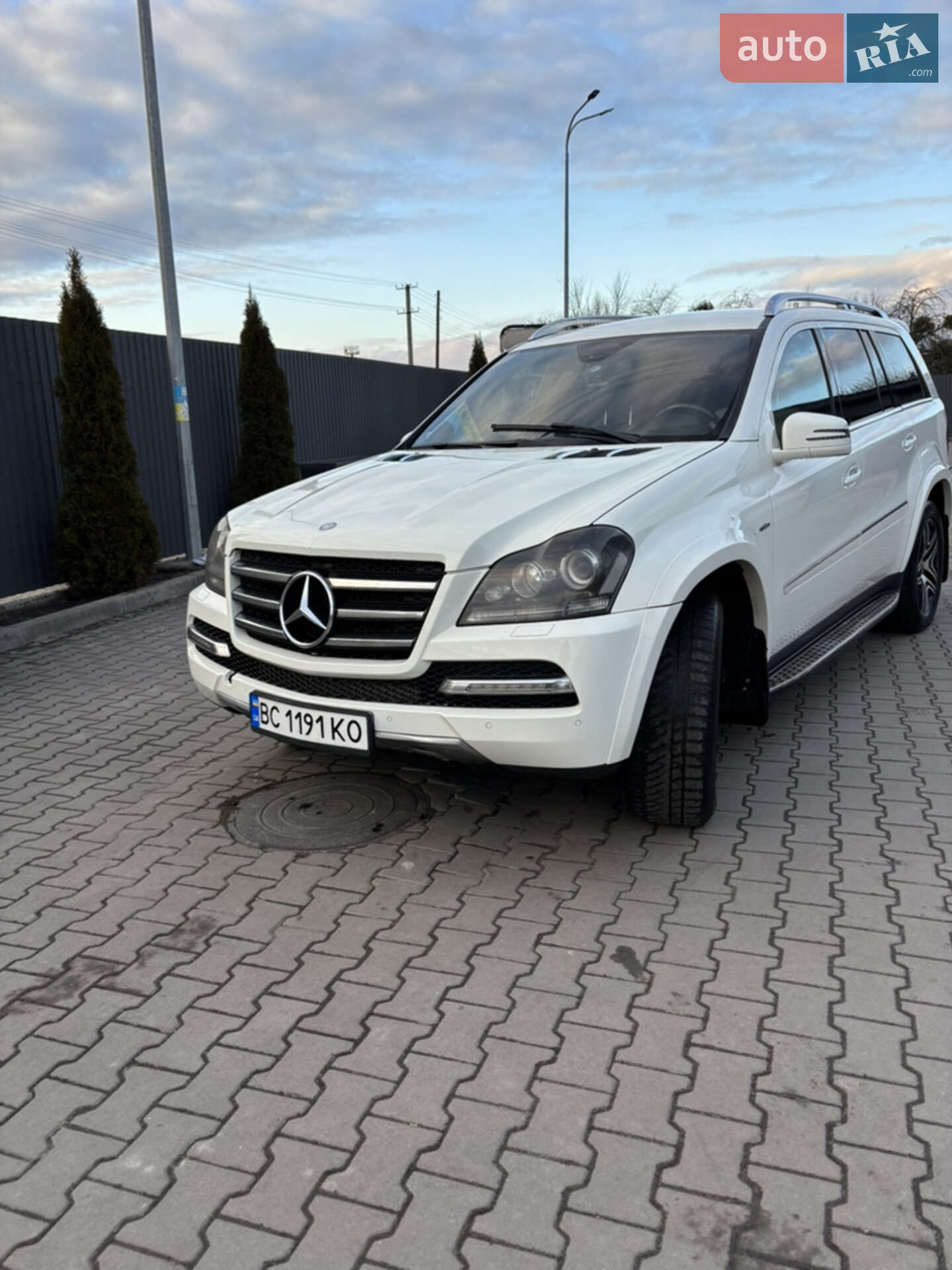 Головне фото звіту автомобіля MERCEDES-BENZ GL 350 CDI 2011